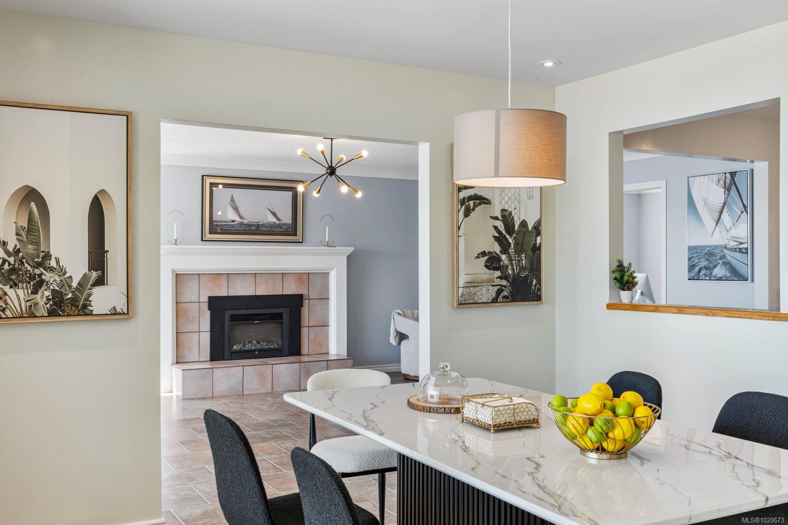 3905B Cadboro Bay Rd