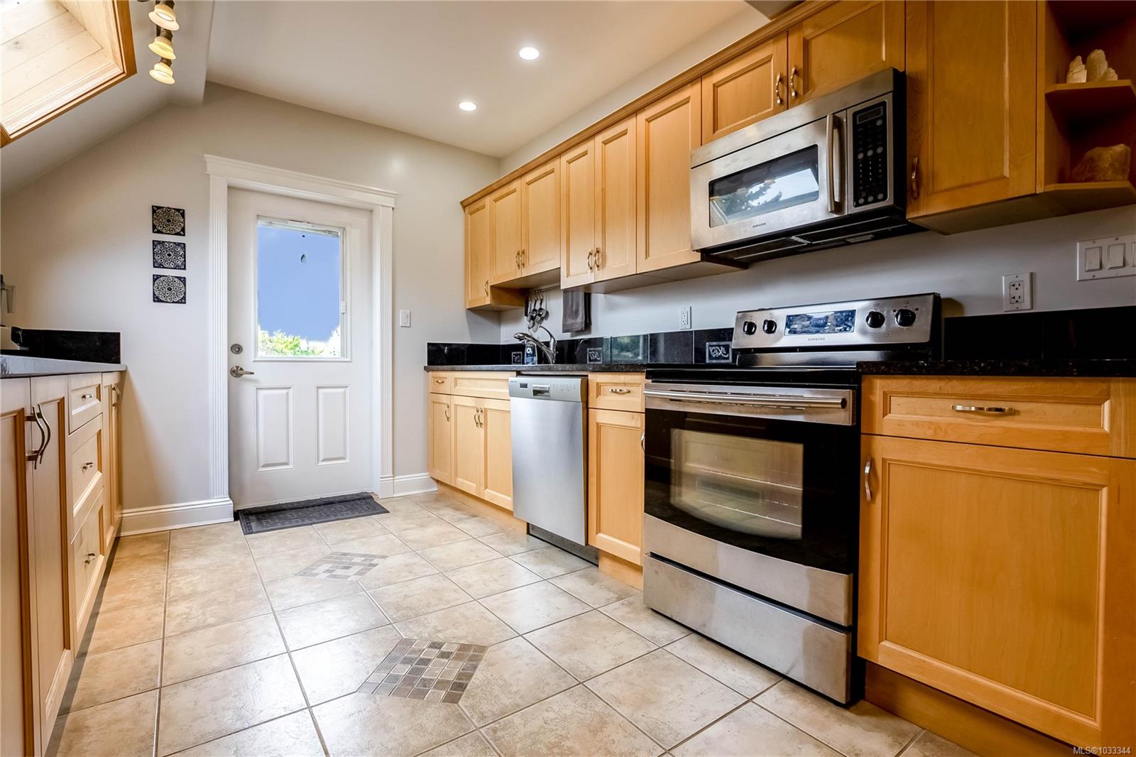 1376 Pandora Ave # 3