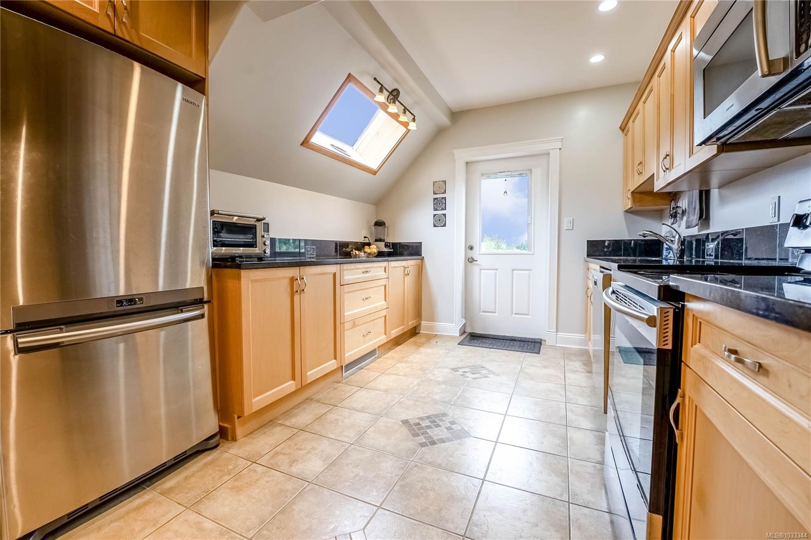 1376 Pandora Ave # 3