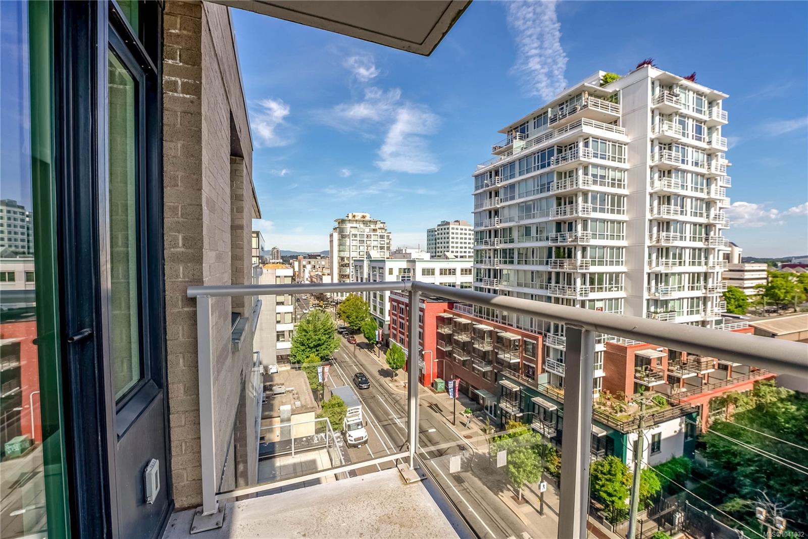 845 Johnson St #809
