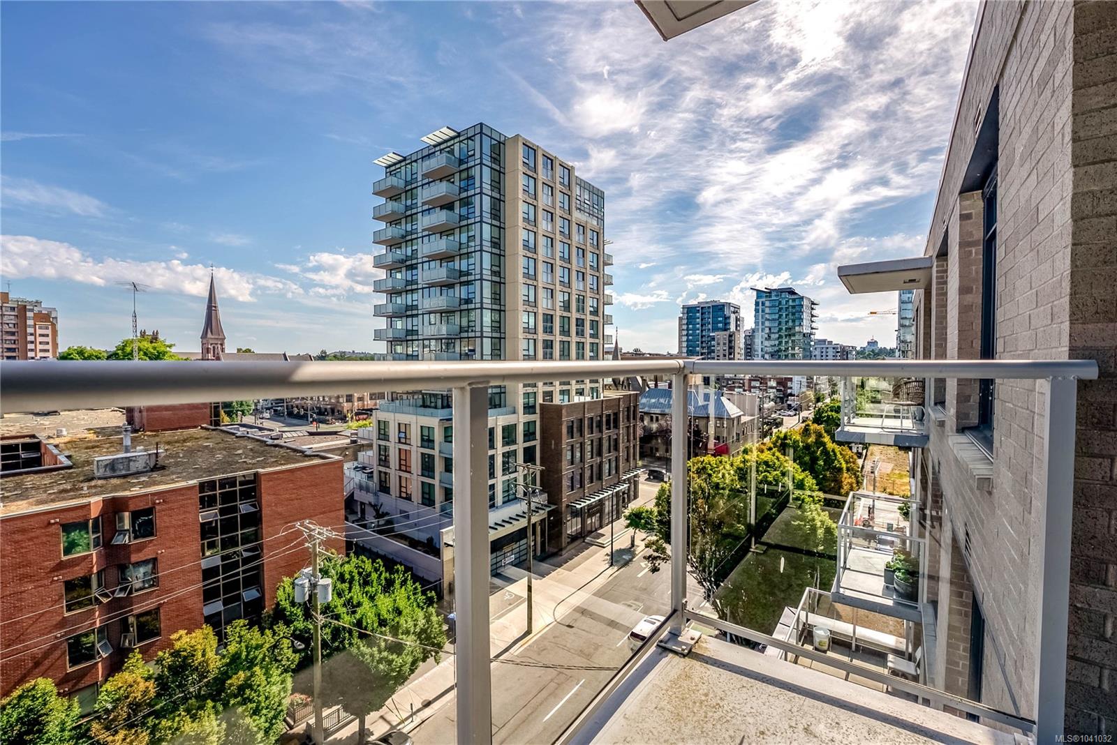 845 Johnson St #809
