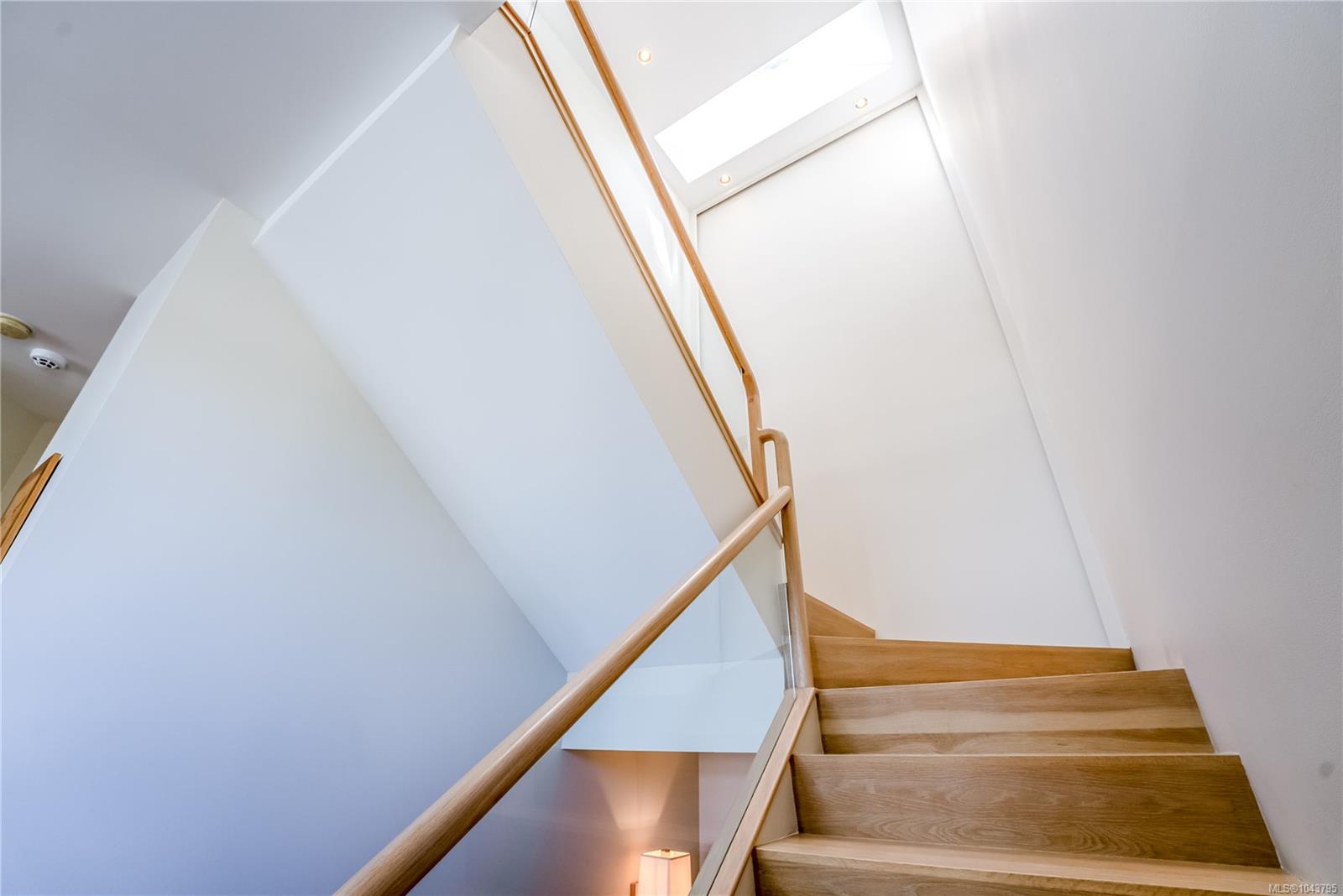 4771 Cordova Bay Rd #20