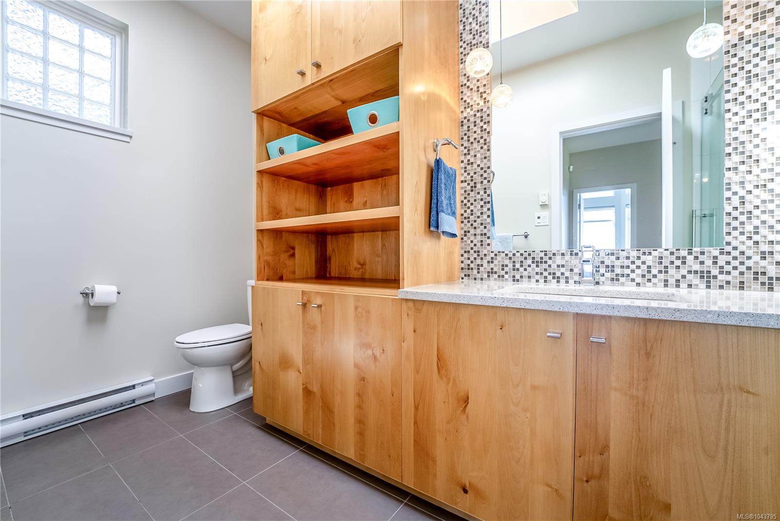 4771 Cordova Bay Rd #20