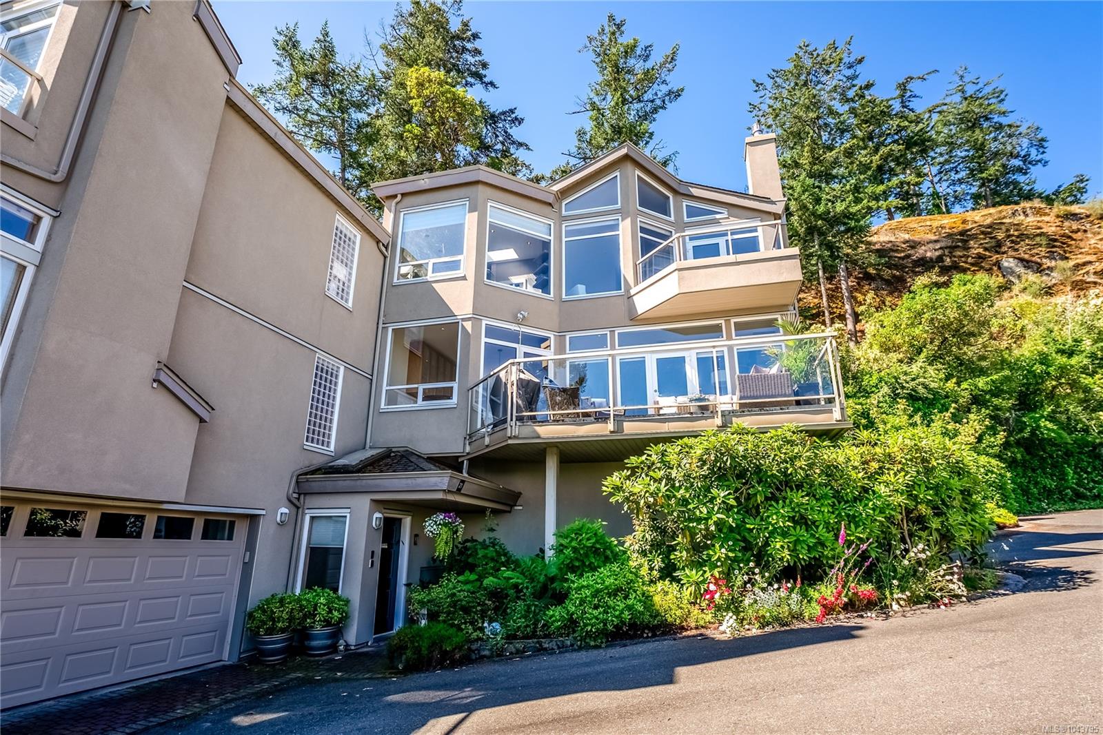 4771 Cordova Bay Rd #20