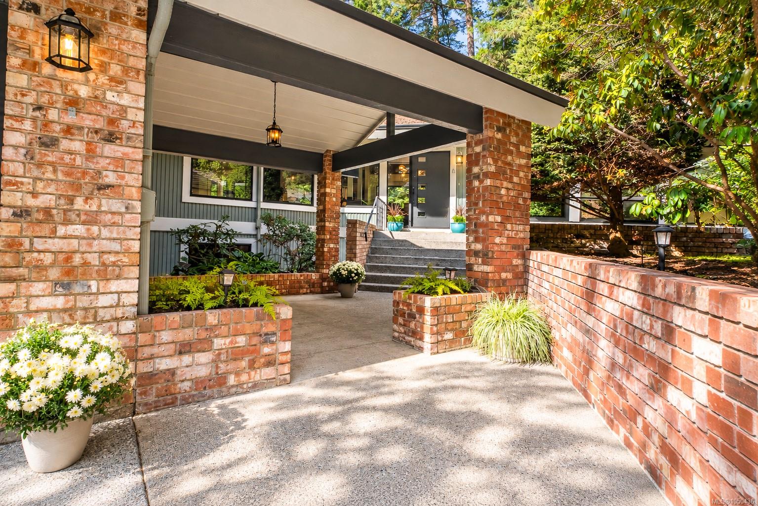 973 Wagonwood Pl