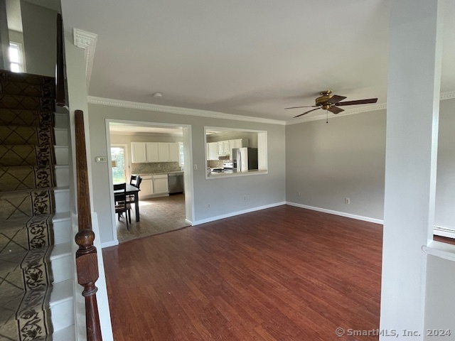 989 East Broadway