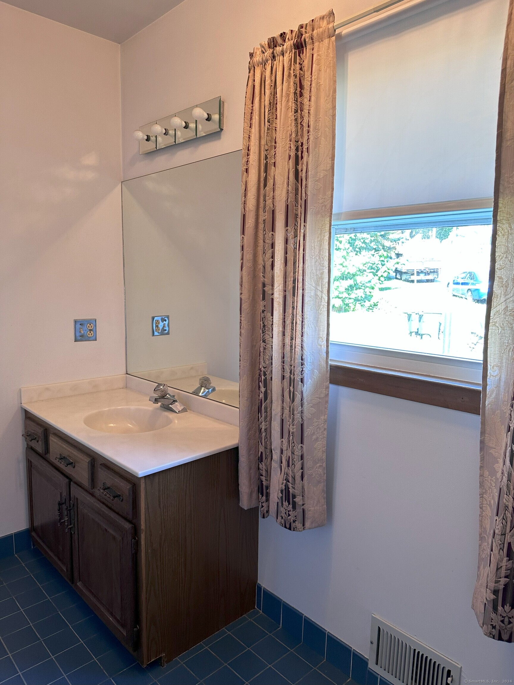 181 Seymour Avenue Unit 1