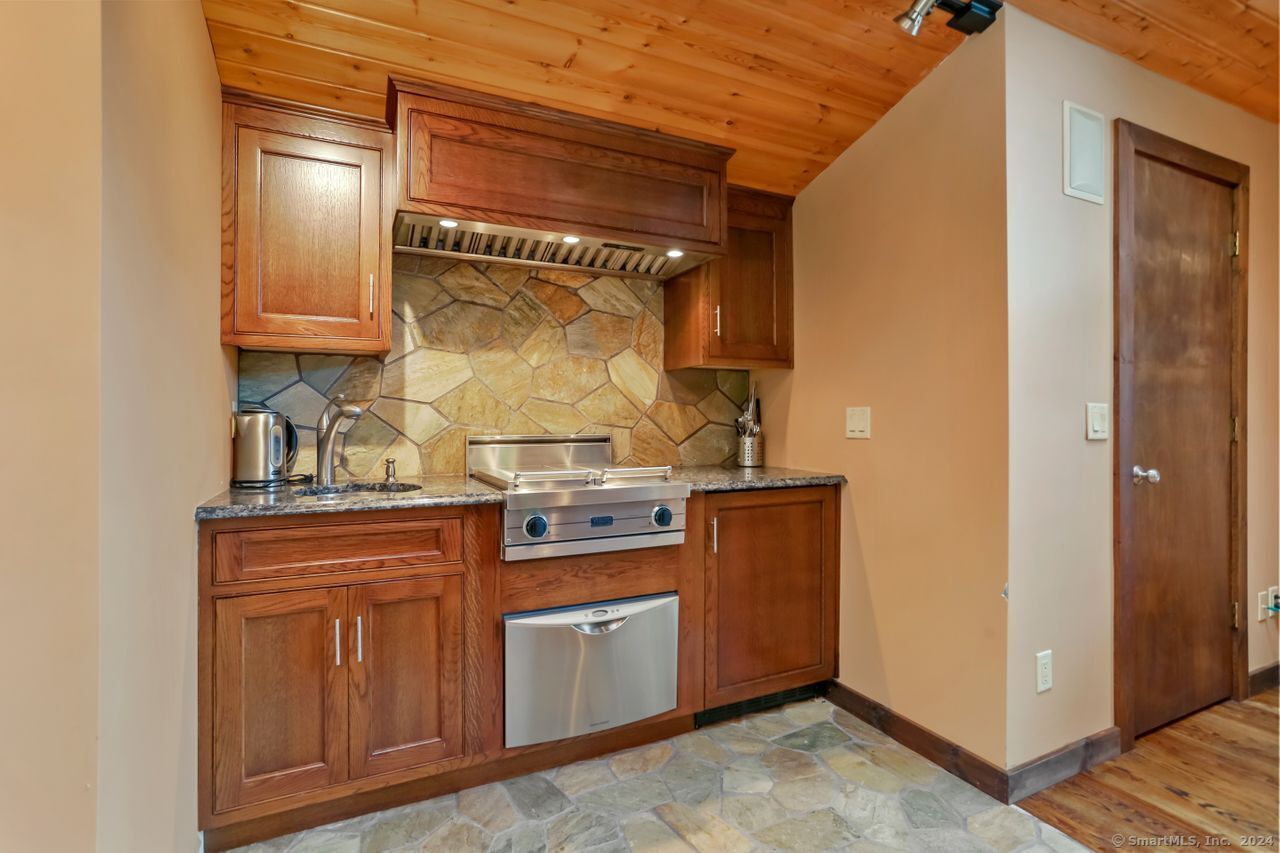 259 Maple Road