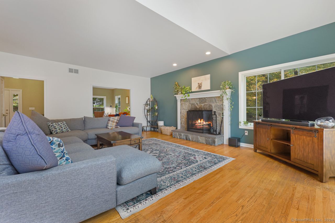 180 Hunters Ridge Road