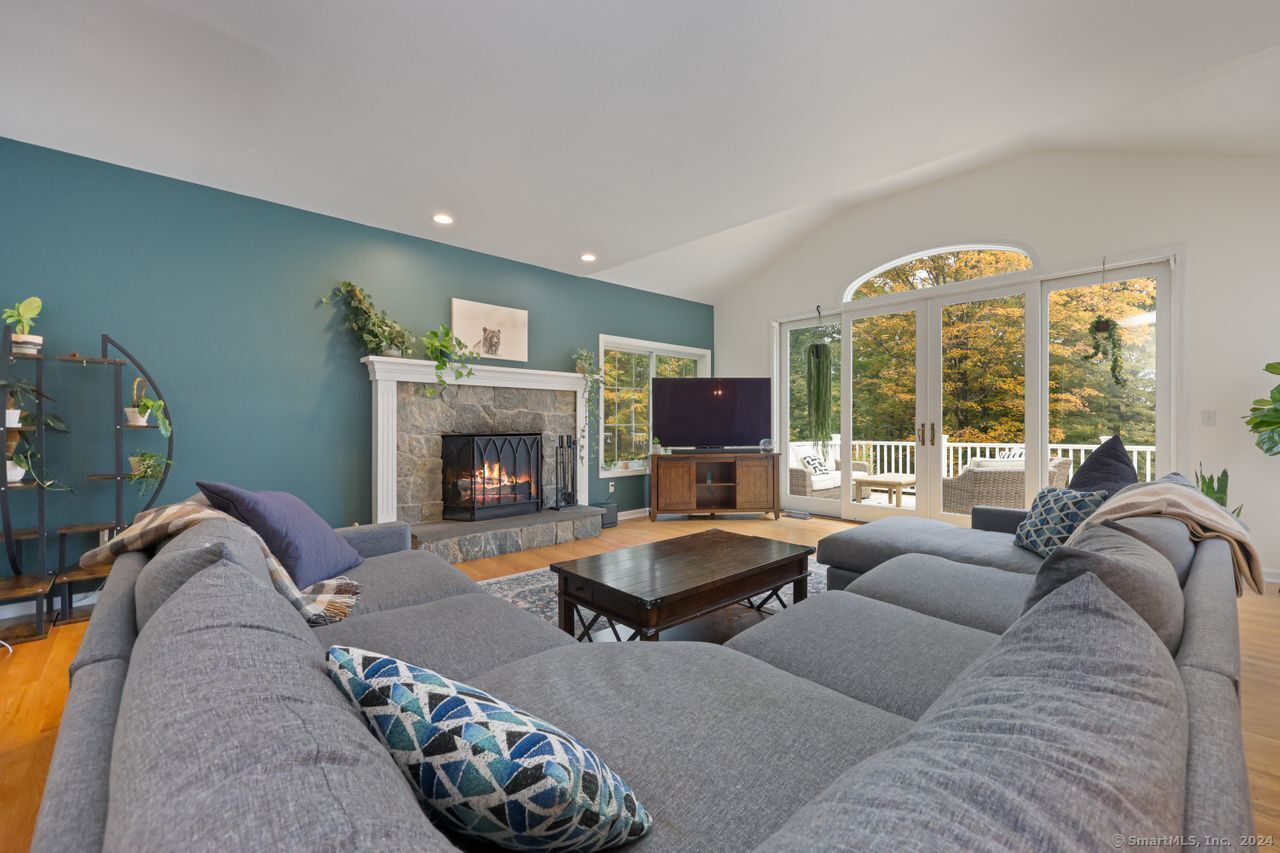 180 Hunters Ridge Road