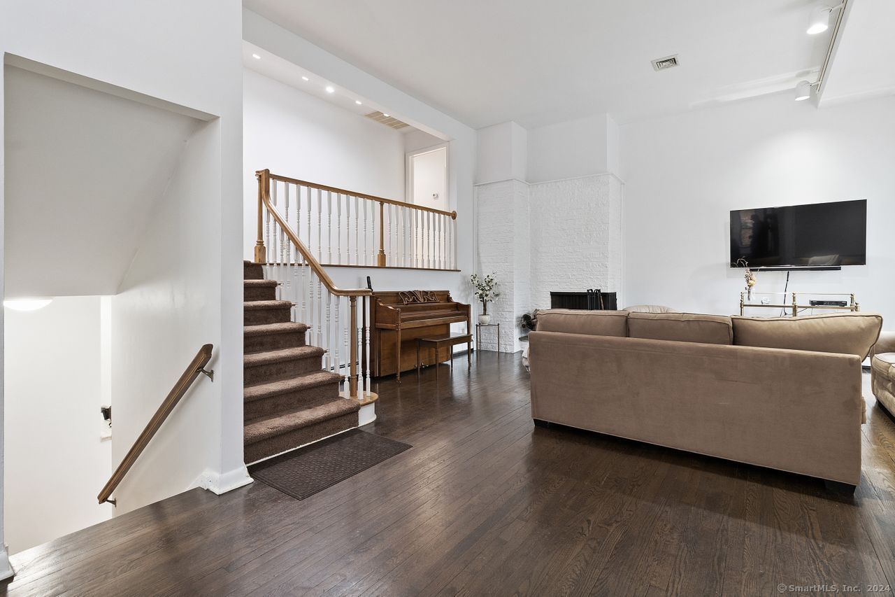 68 Saddle Hill Road