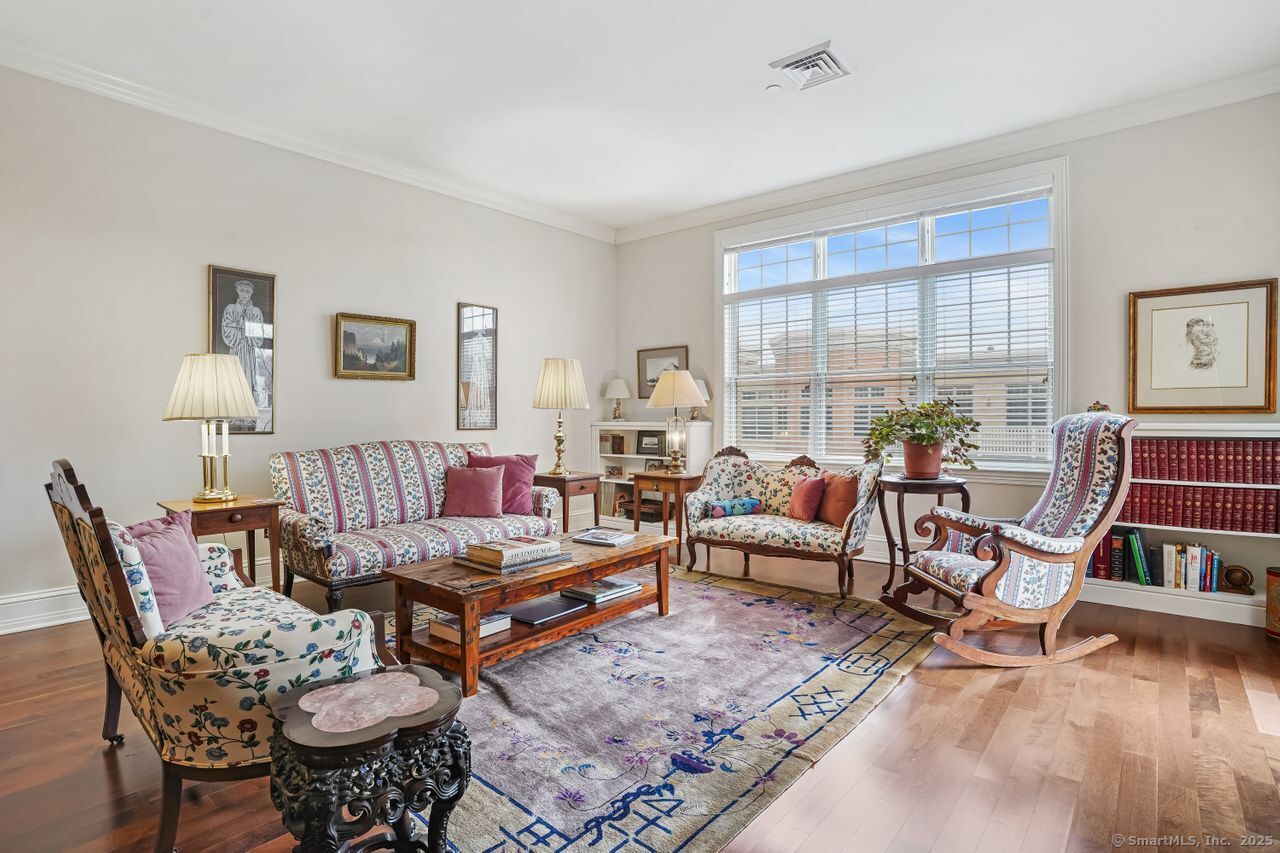 75 Stone Ridge Way APT 3B