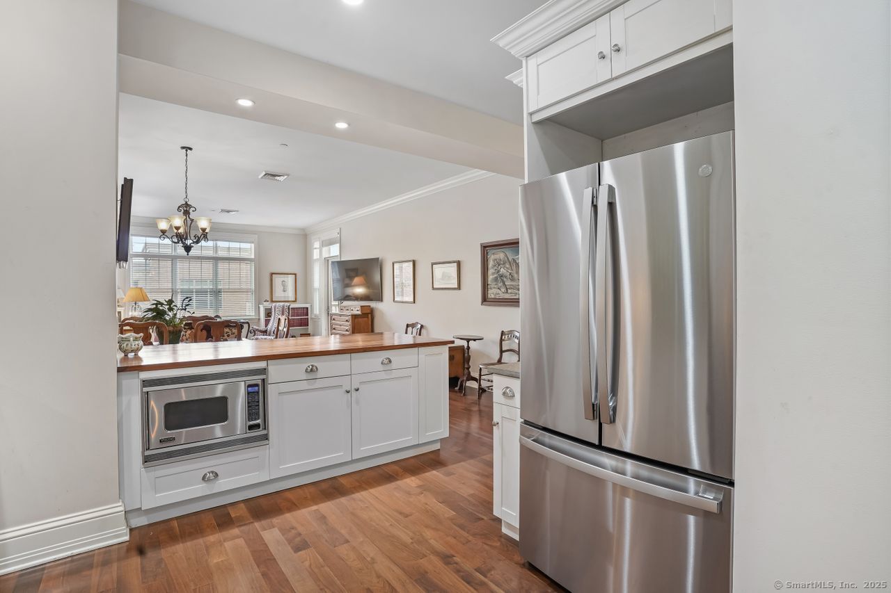 75 Stone Ridge Way APT 3B