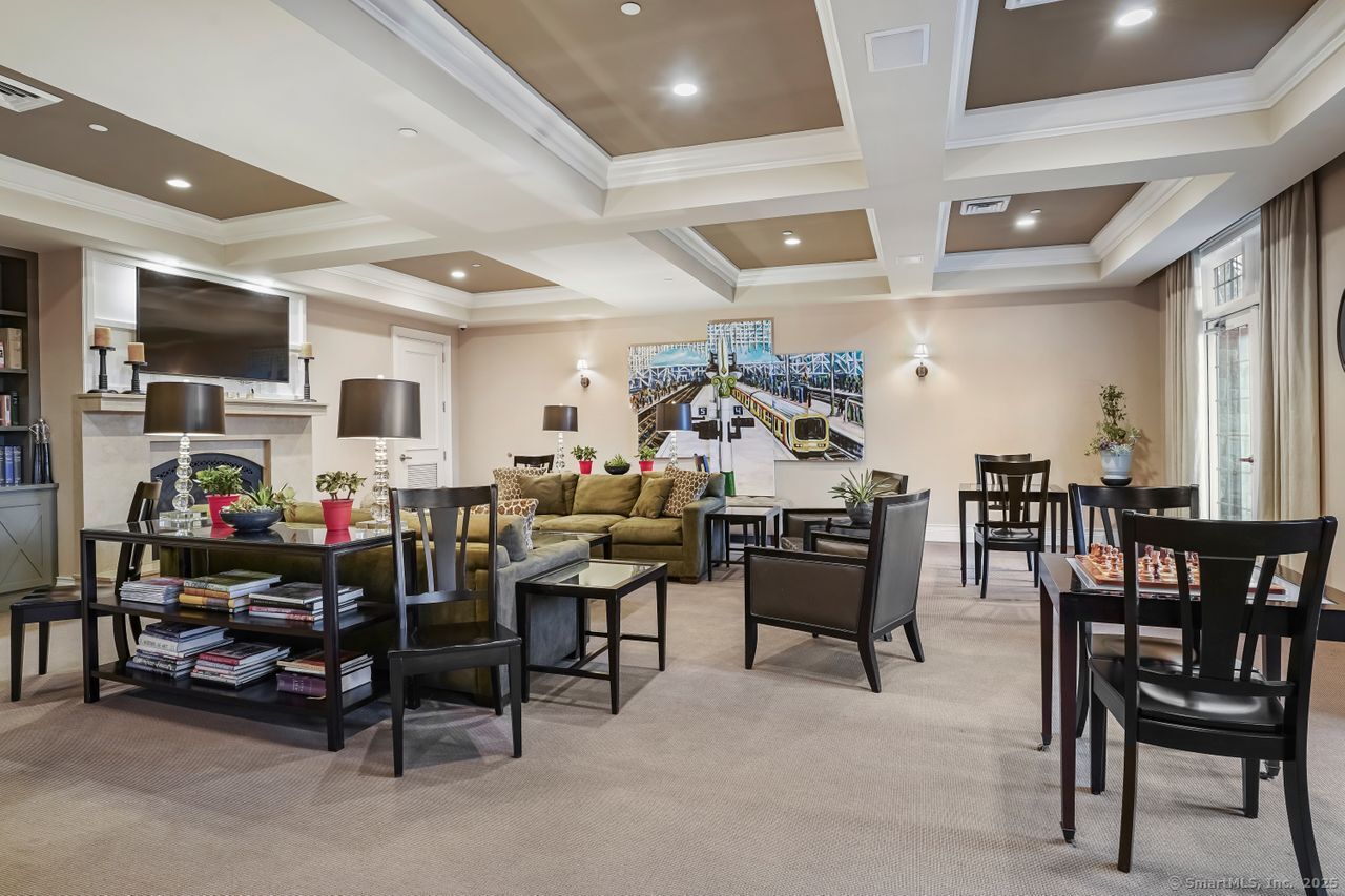 75 Stone Ridge Way APT 3B