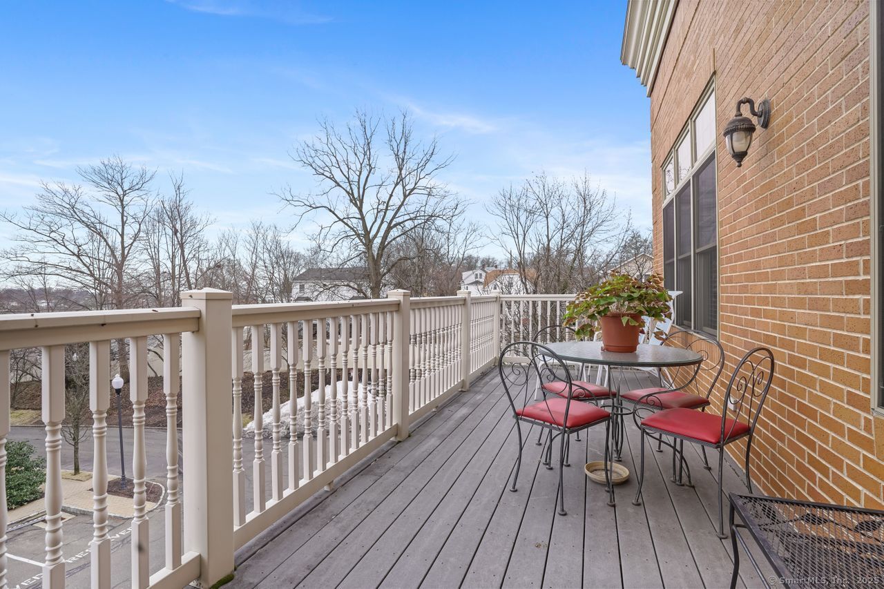 75 Stone Ridge Way APT 3B