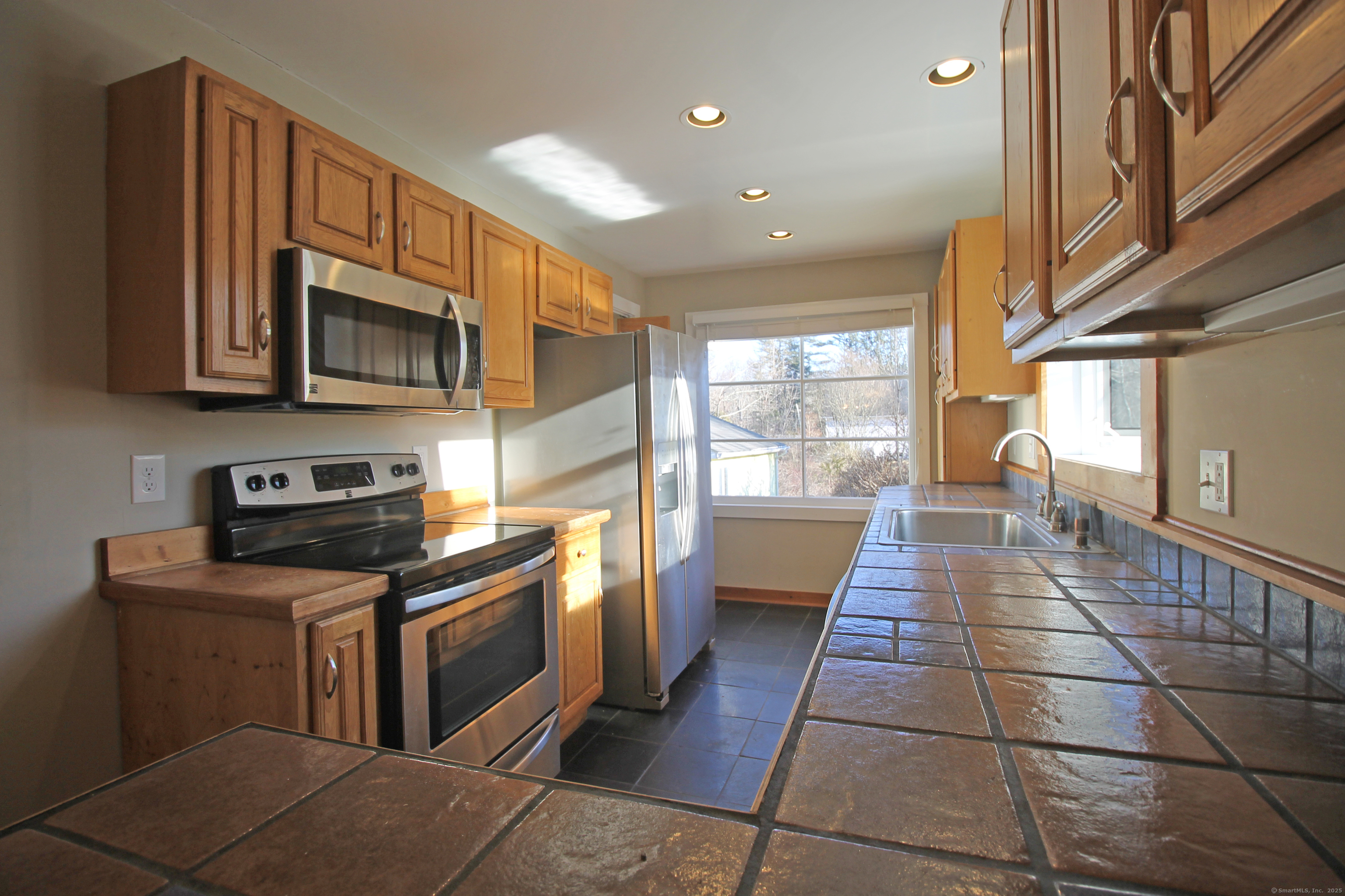 28 Rockwell Road