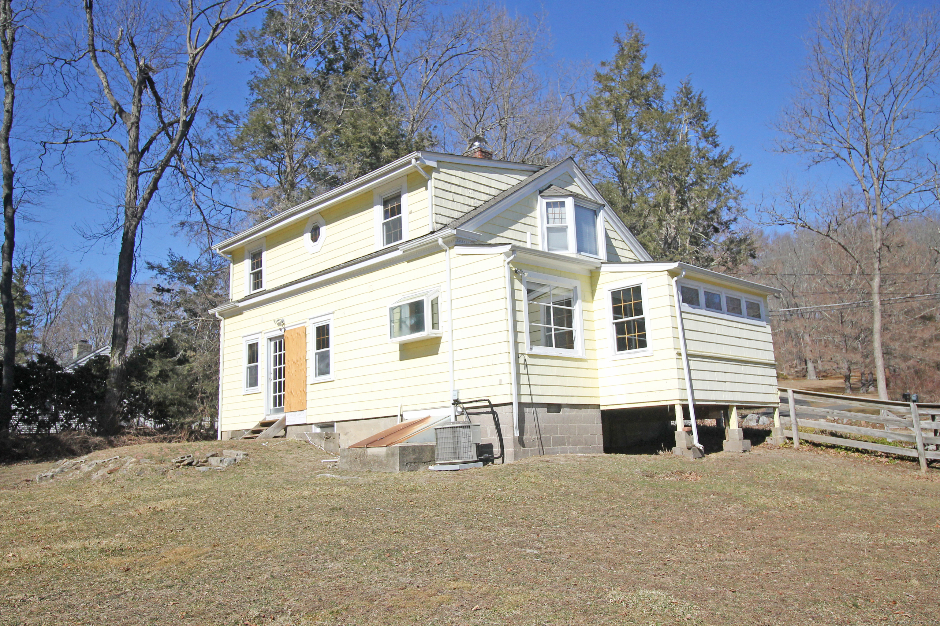 28 Rockwell Road