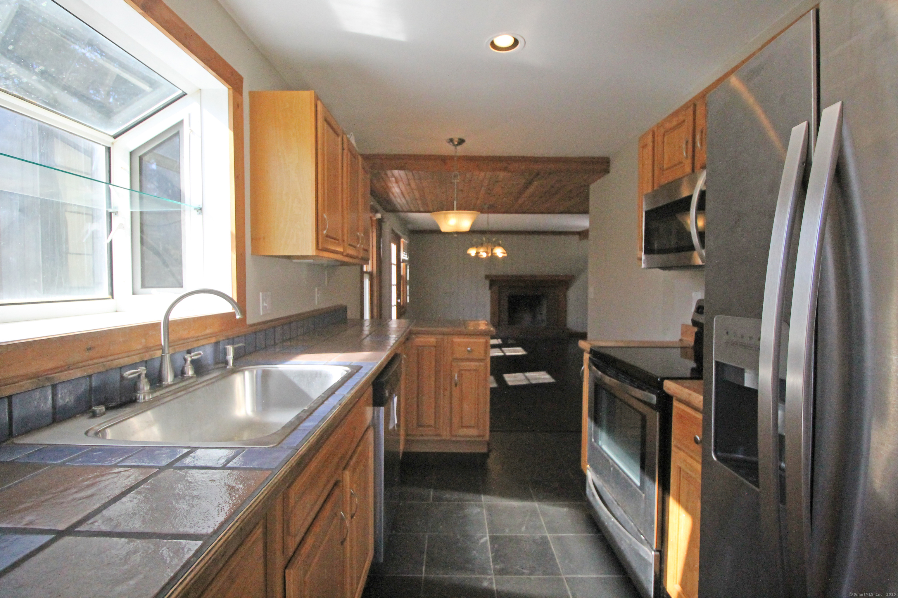 28 Rockwell Road