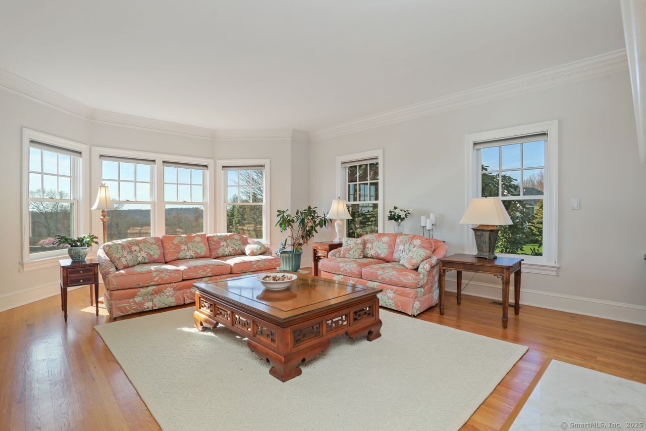 7 Long Meadow Lane
