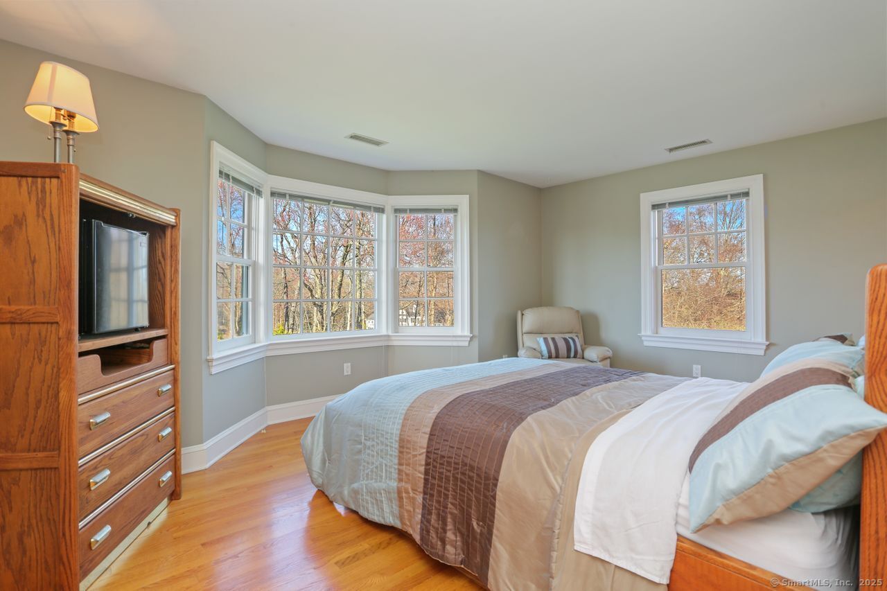 7 Long Meadow Lane