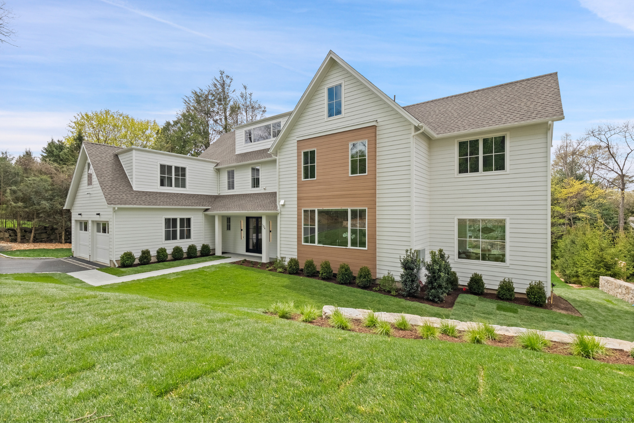 104 Compo Road South