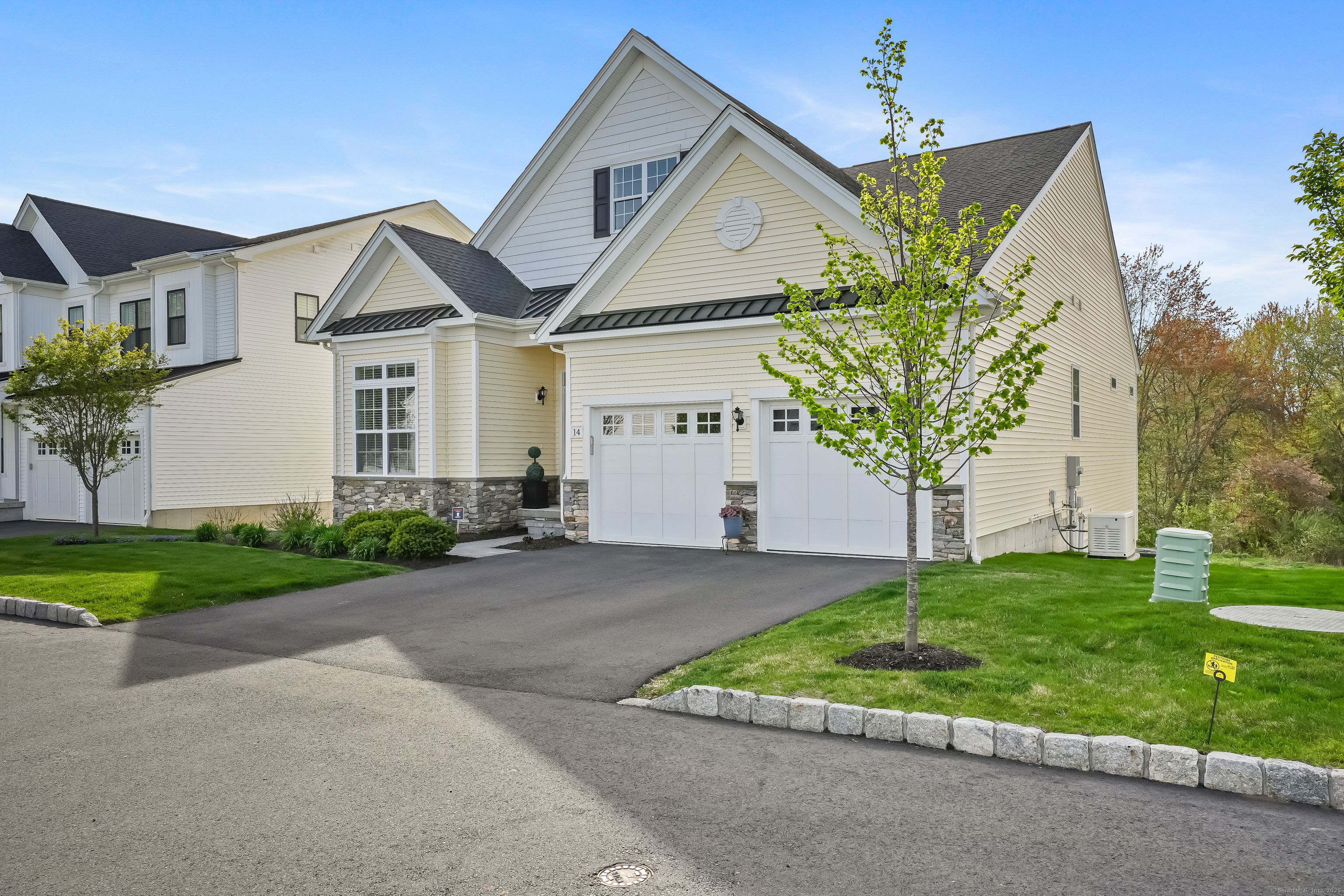14 Enclave Circle 14