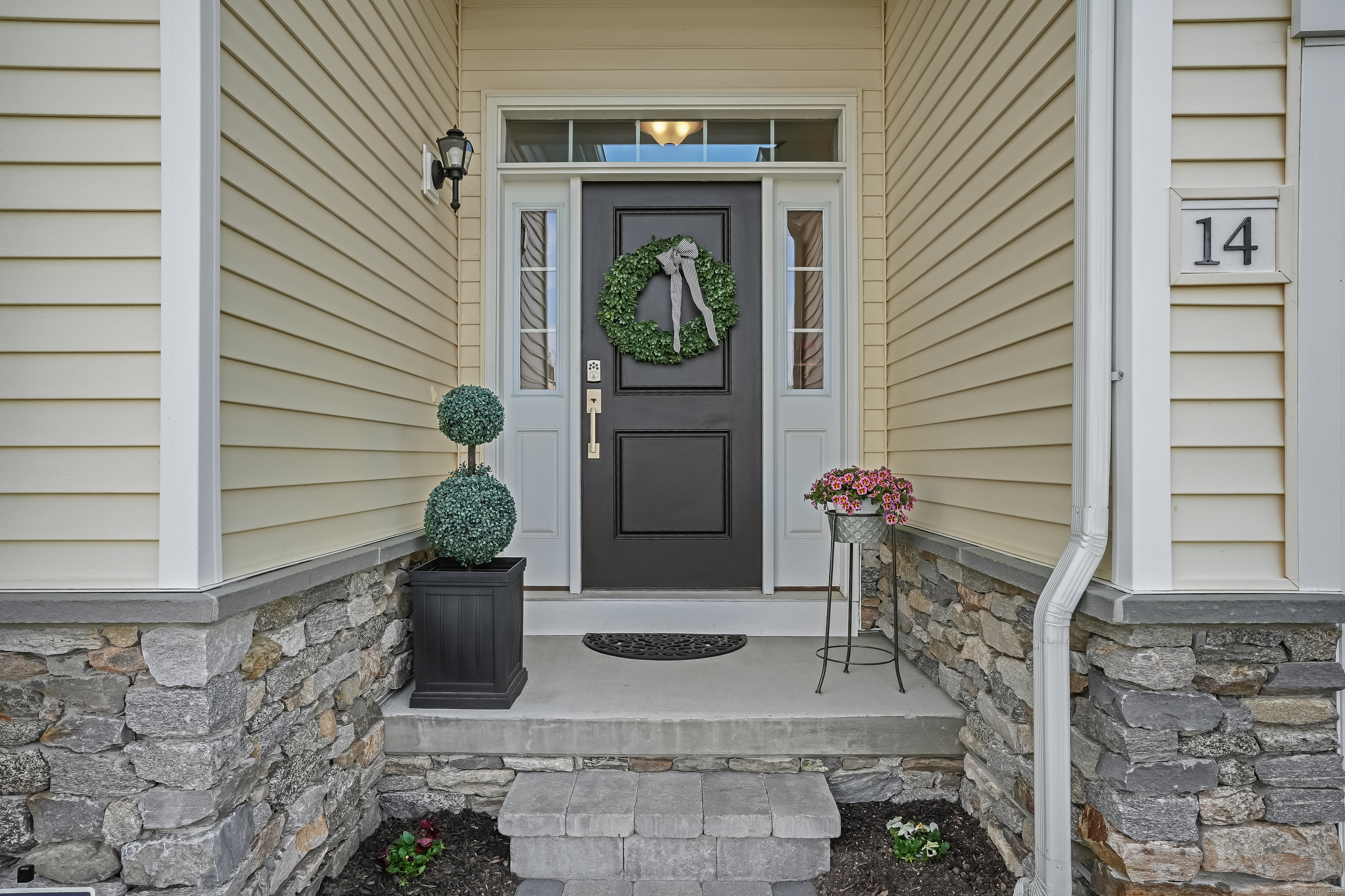 14 Enclave Circle 14