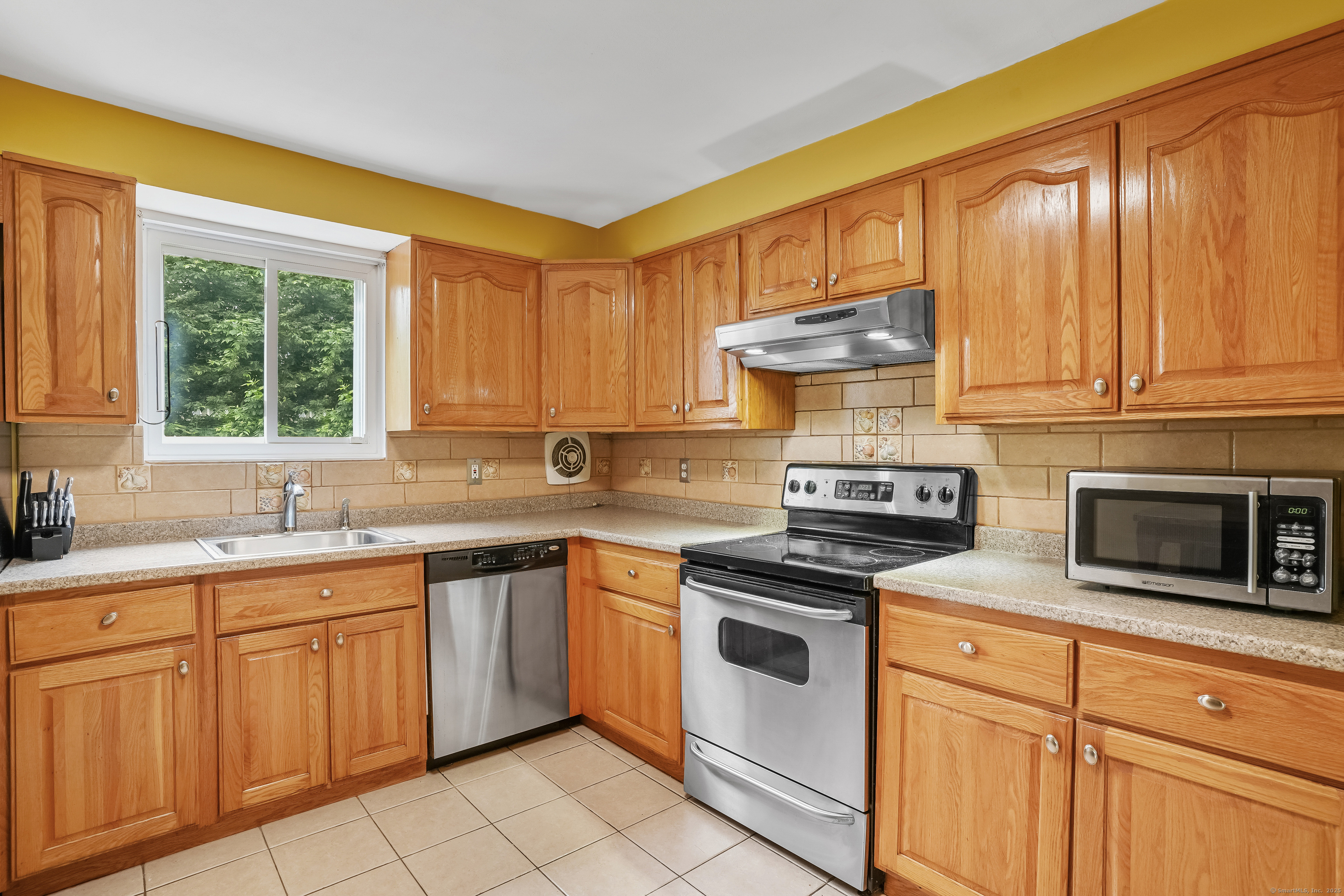 15 Amherst Place