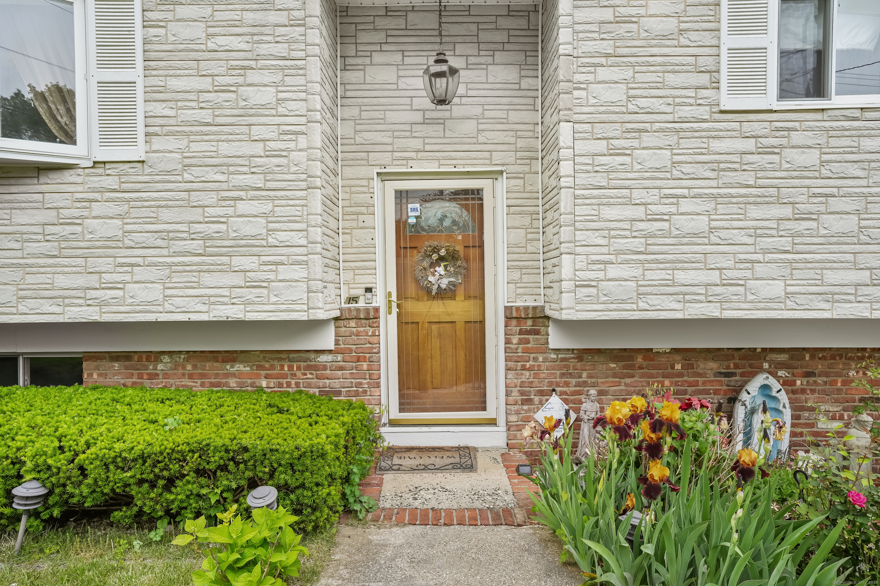 15 Amherst Place
