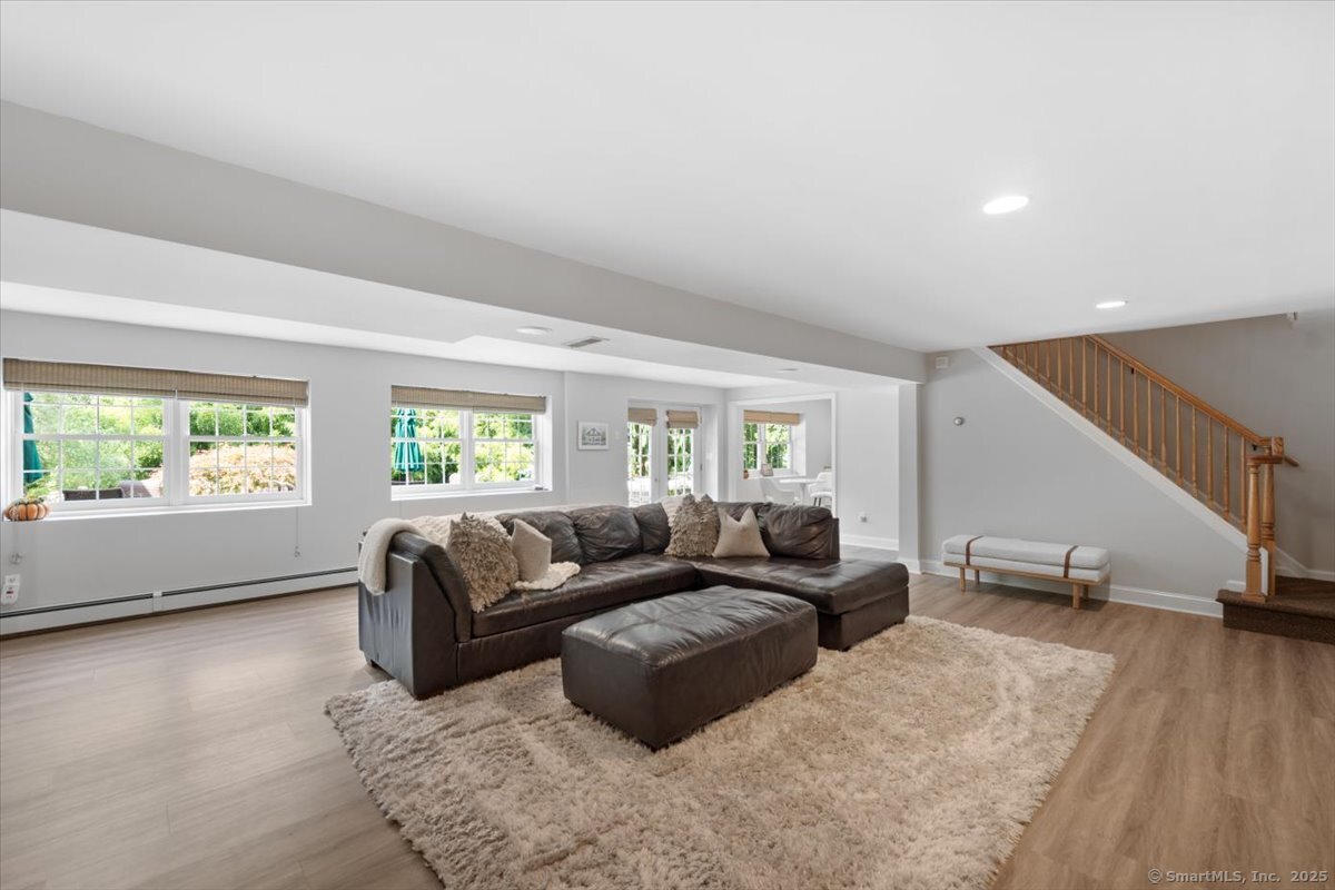 10 Laurel Drive