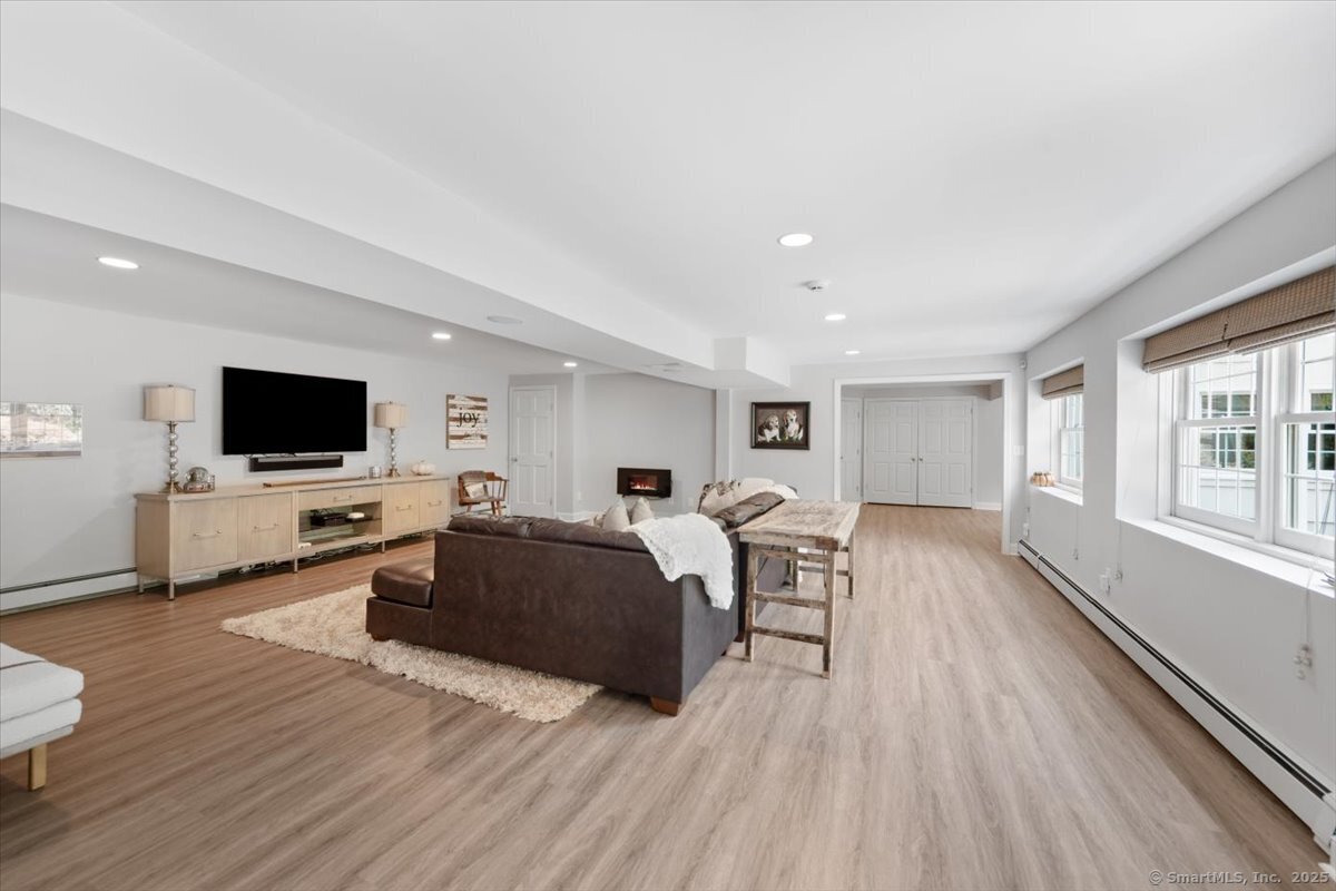 10 Laurel Drive