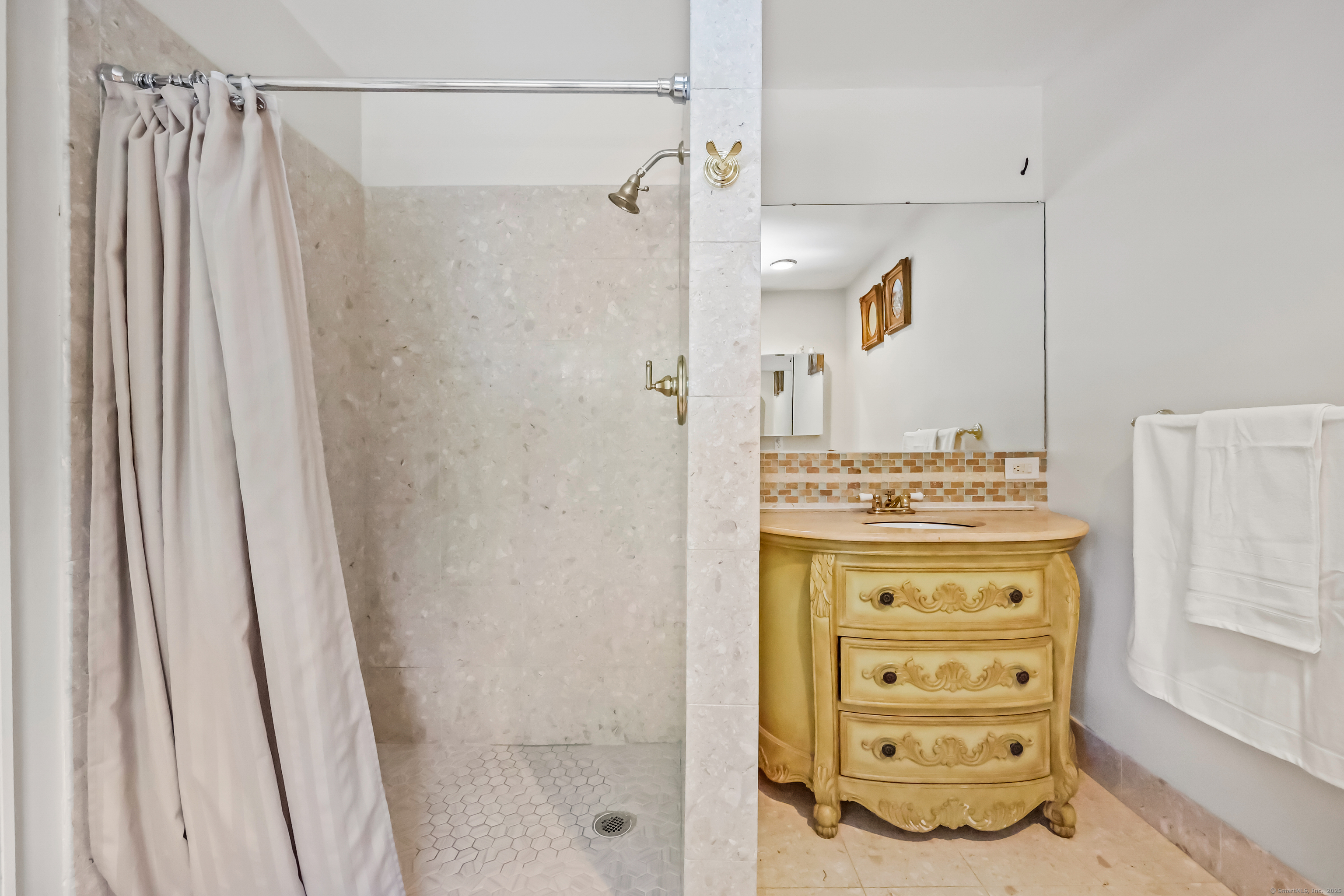 2190 Sturges Highway