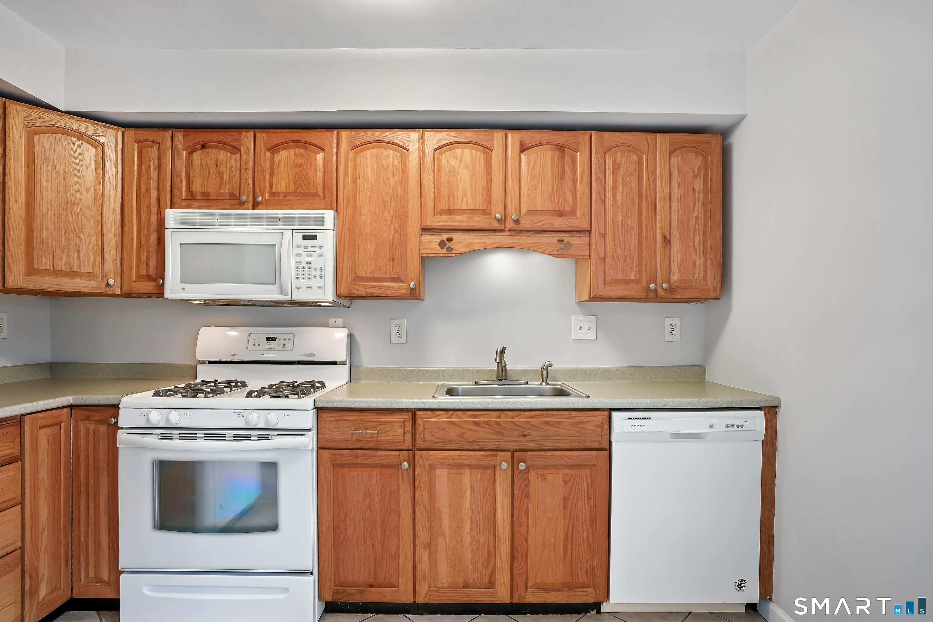 240 Sunnyridge Avenue APT 63