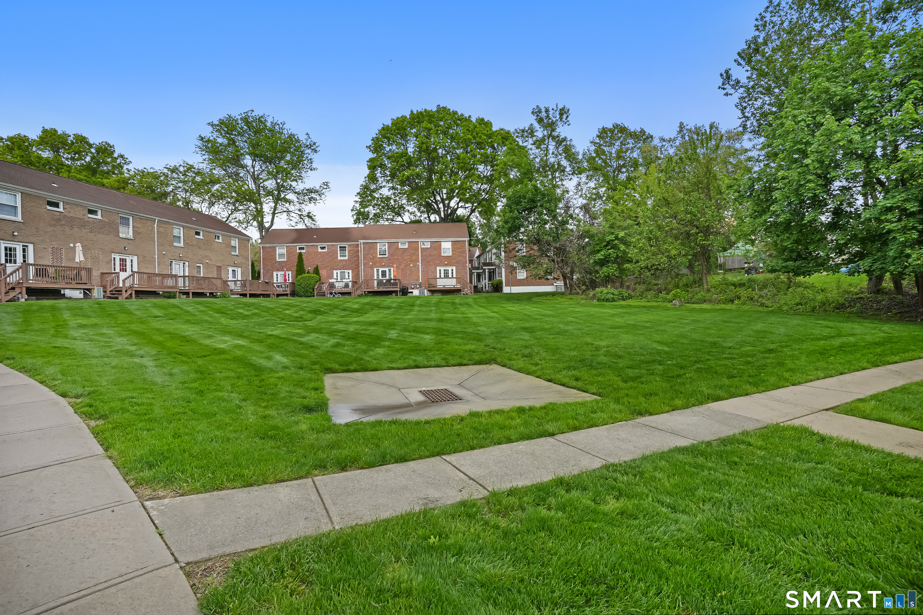 240 Sunnyridge Avenue APT 63