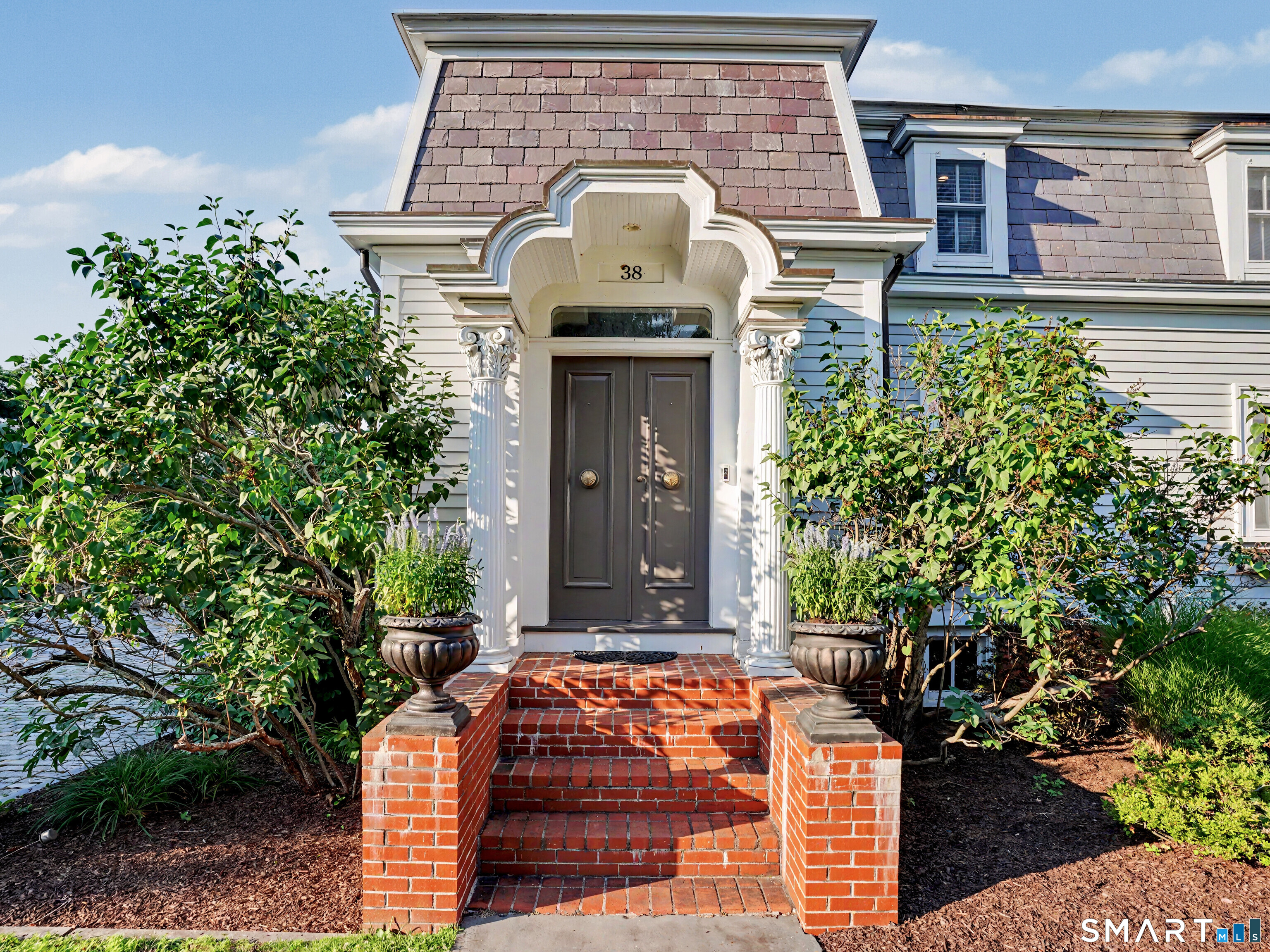 38 West Morgan Avenue