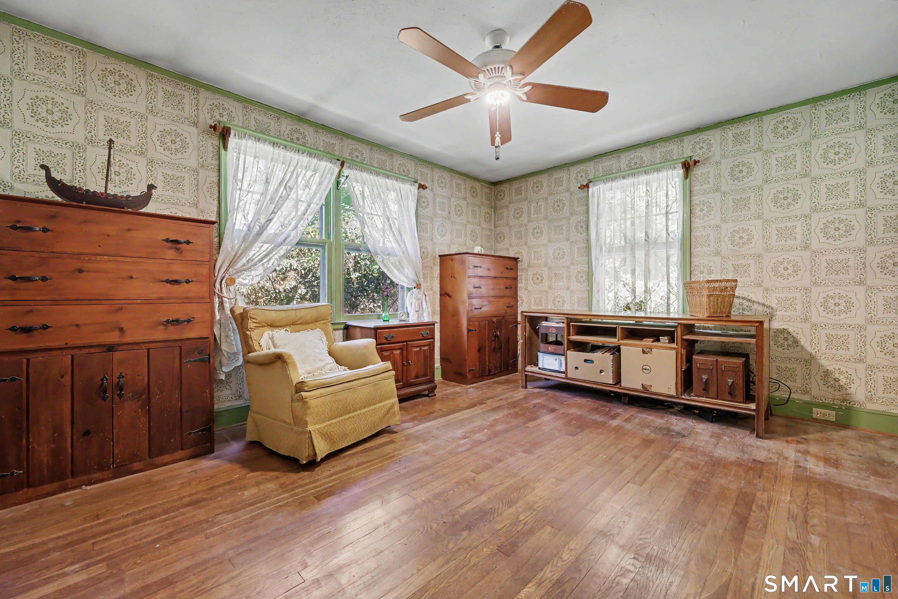 393 Center Road