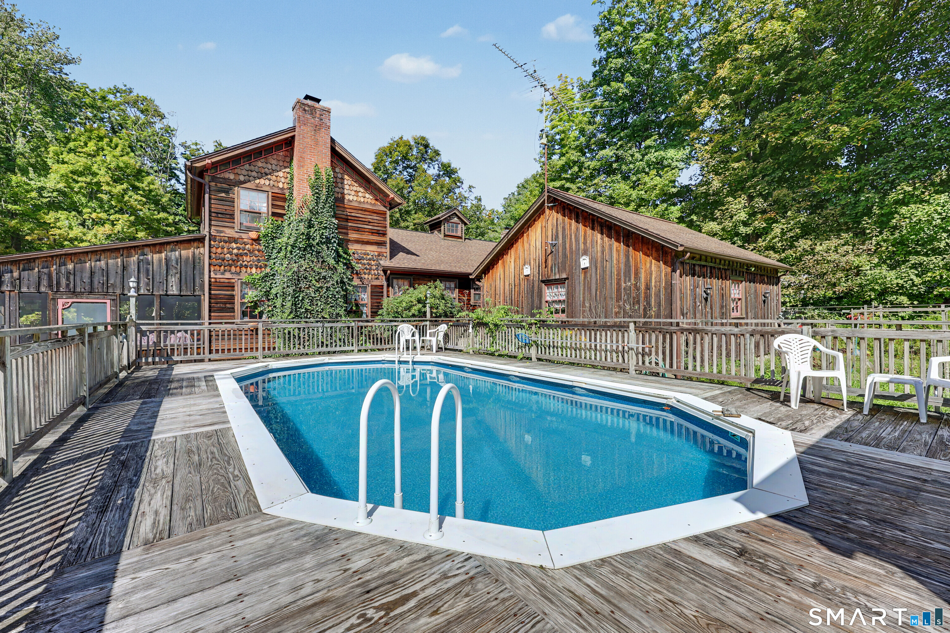 393 Center Road
