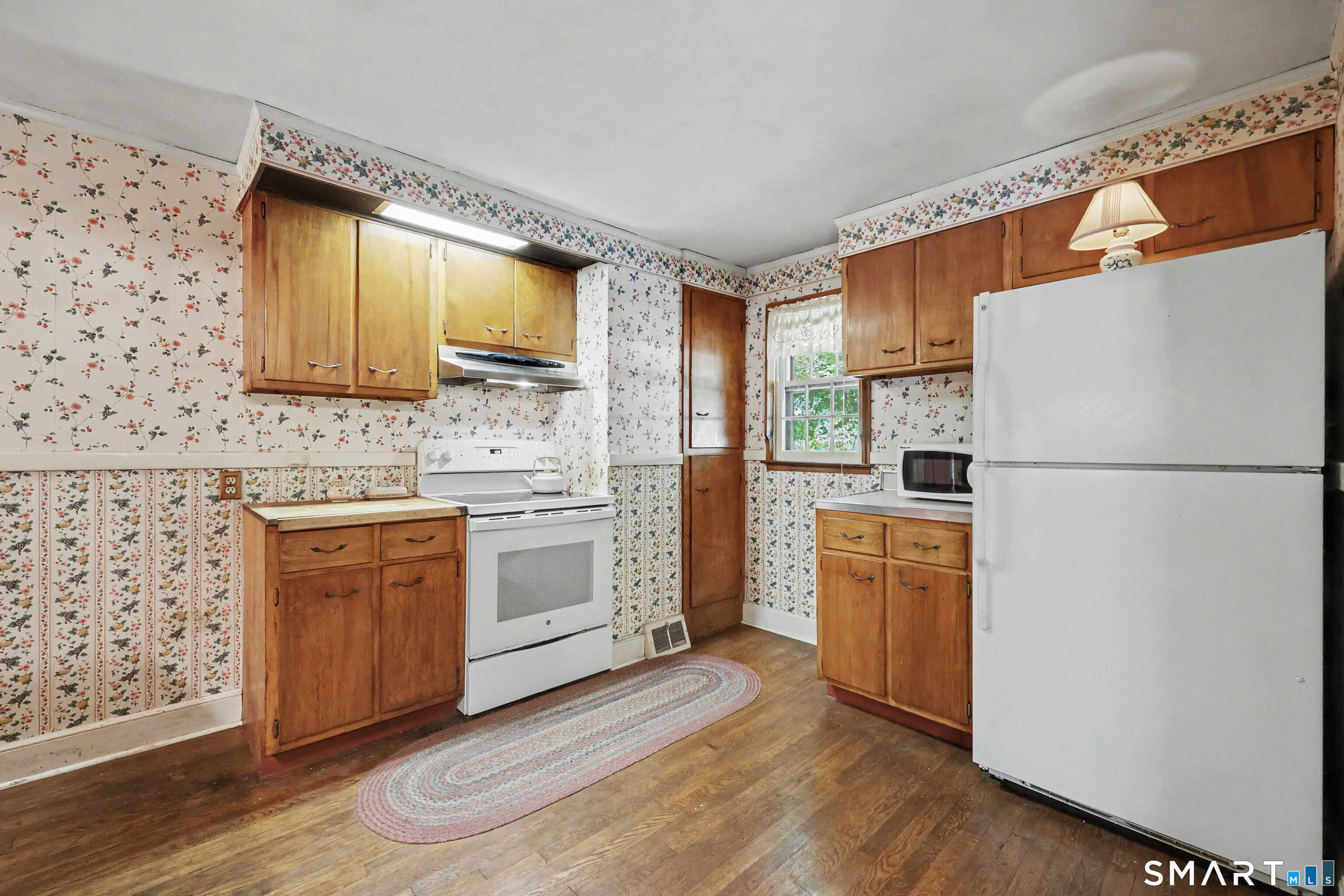 393 Center Road