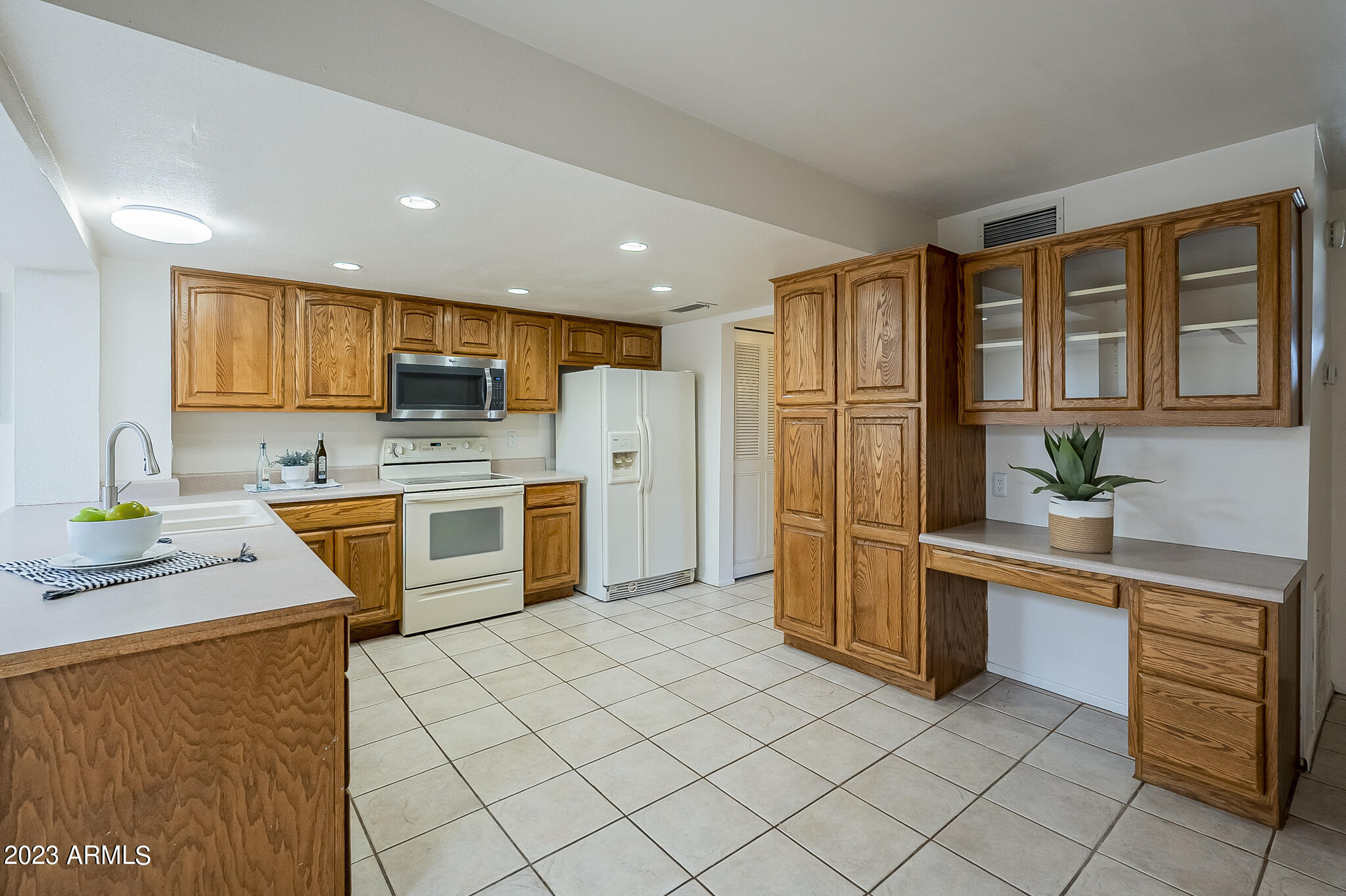 1919 W HAZELWOOD Parkway