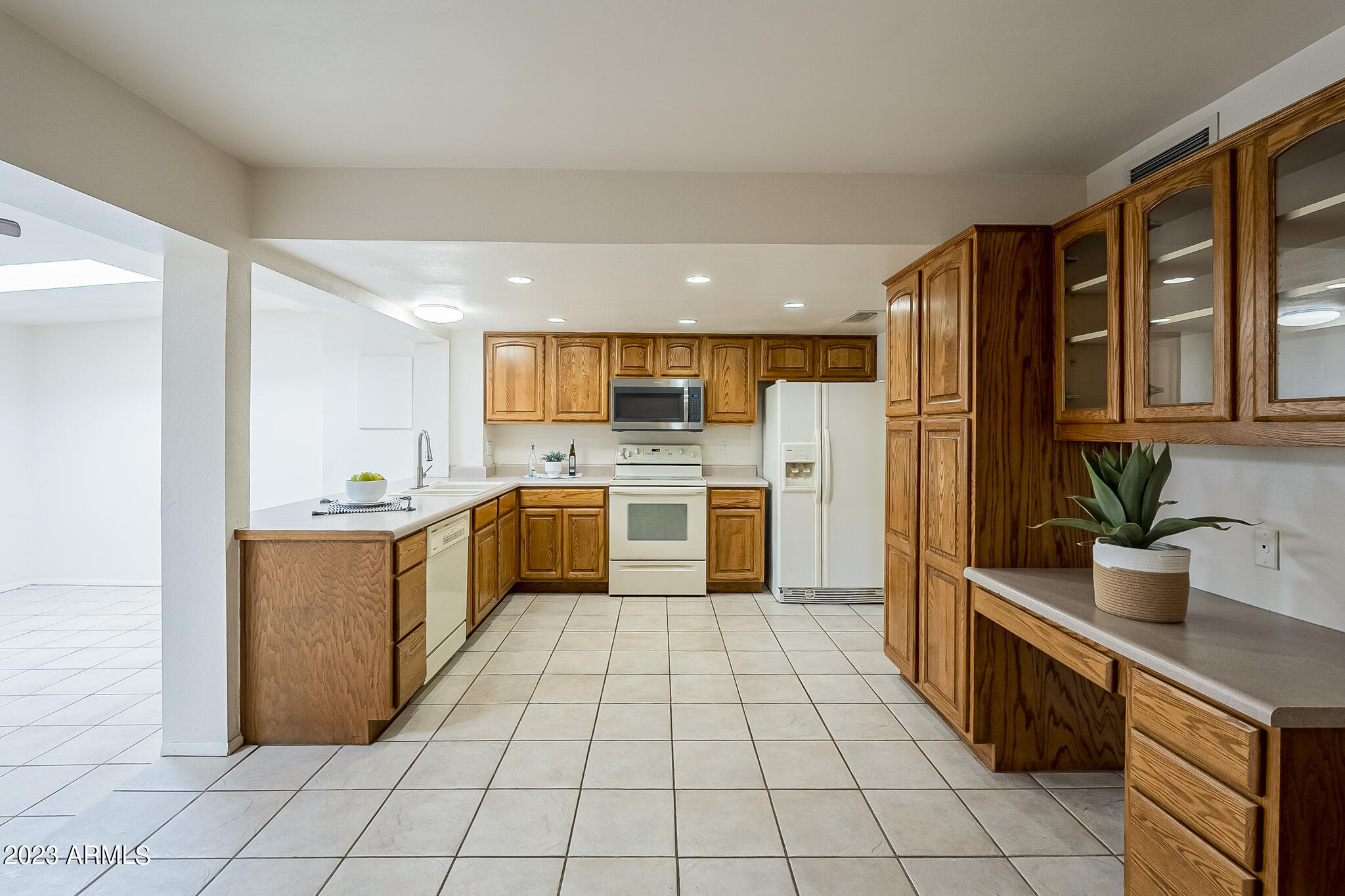 1919 W HAZELWOOD Parkway