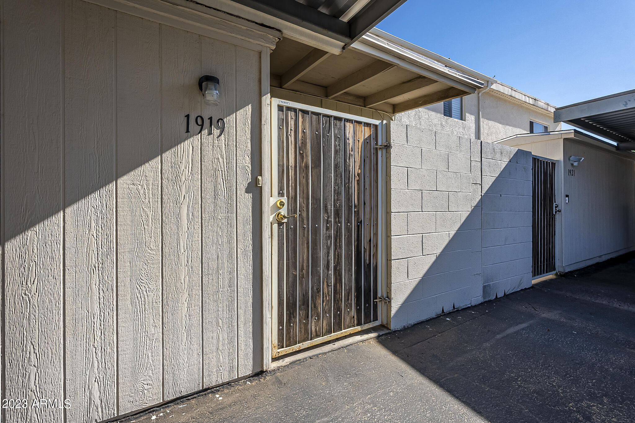 1919 W HAZELWOOD Parkway