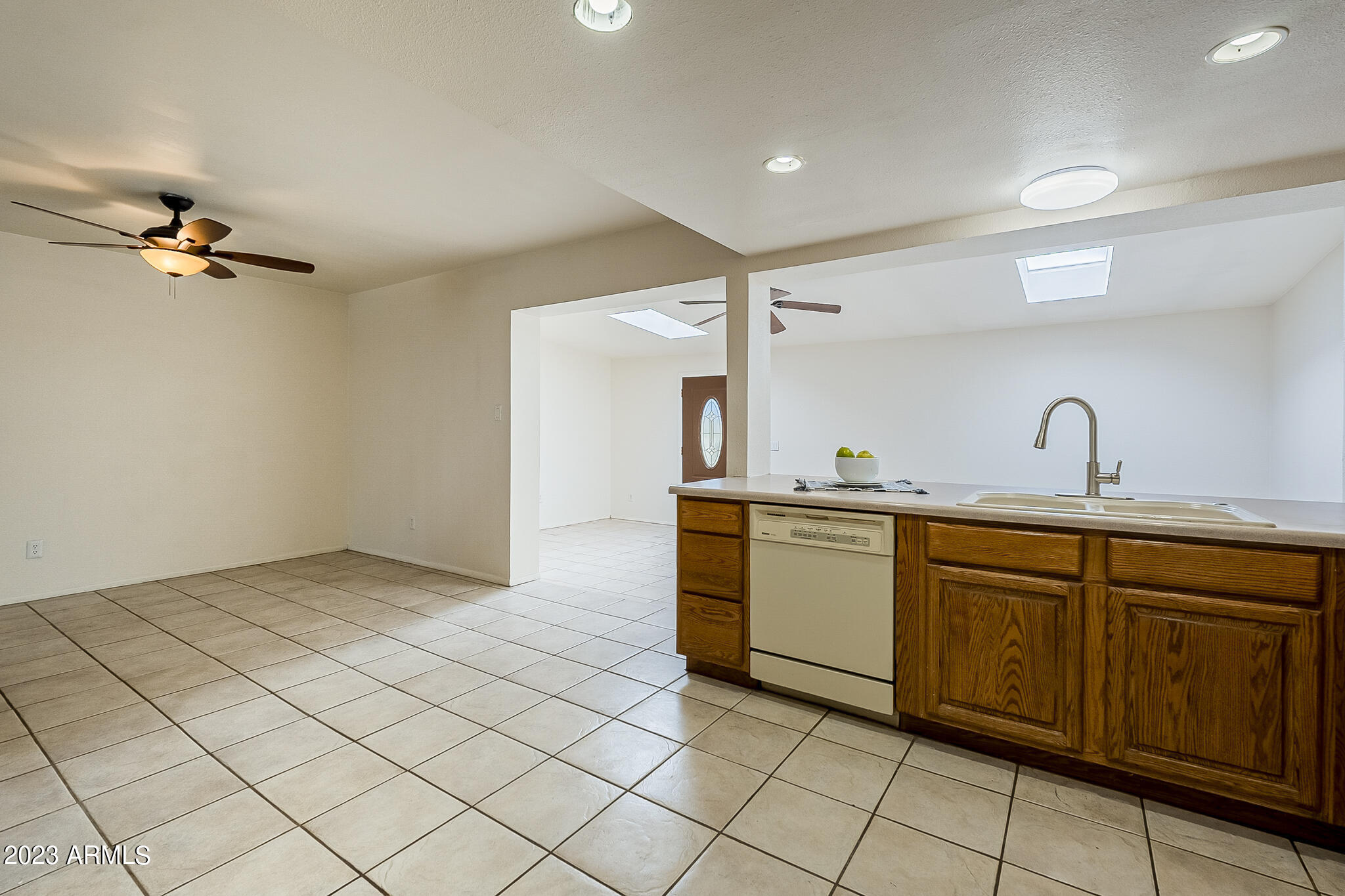 1919 W HAZELWOOD Parkway