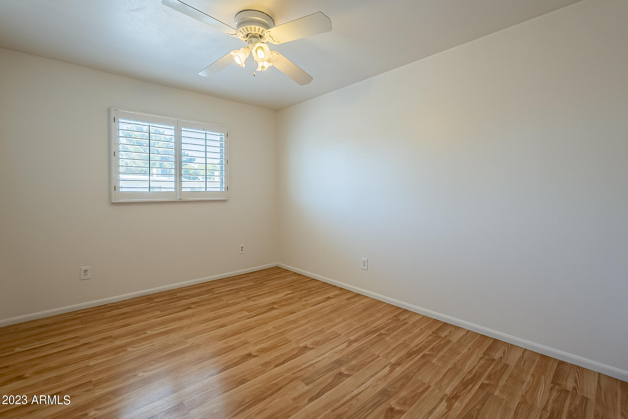 1919 W HAZELWOOD Parkway