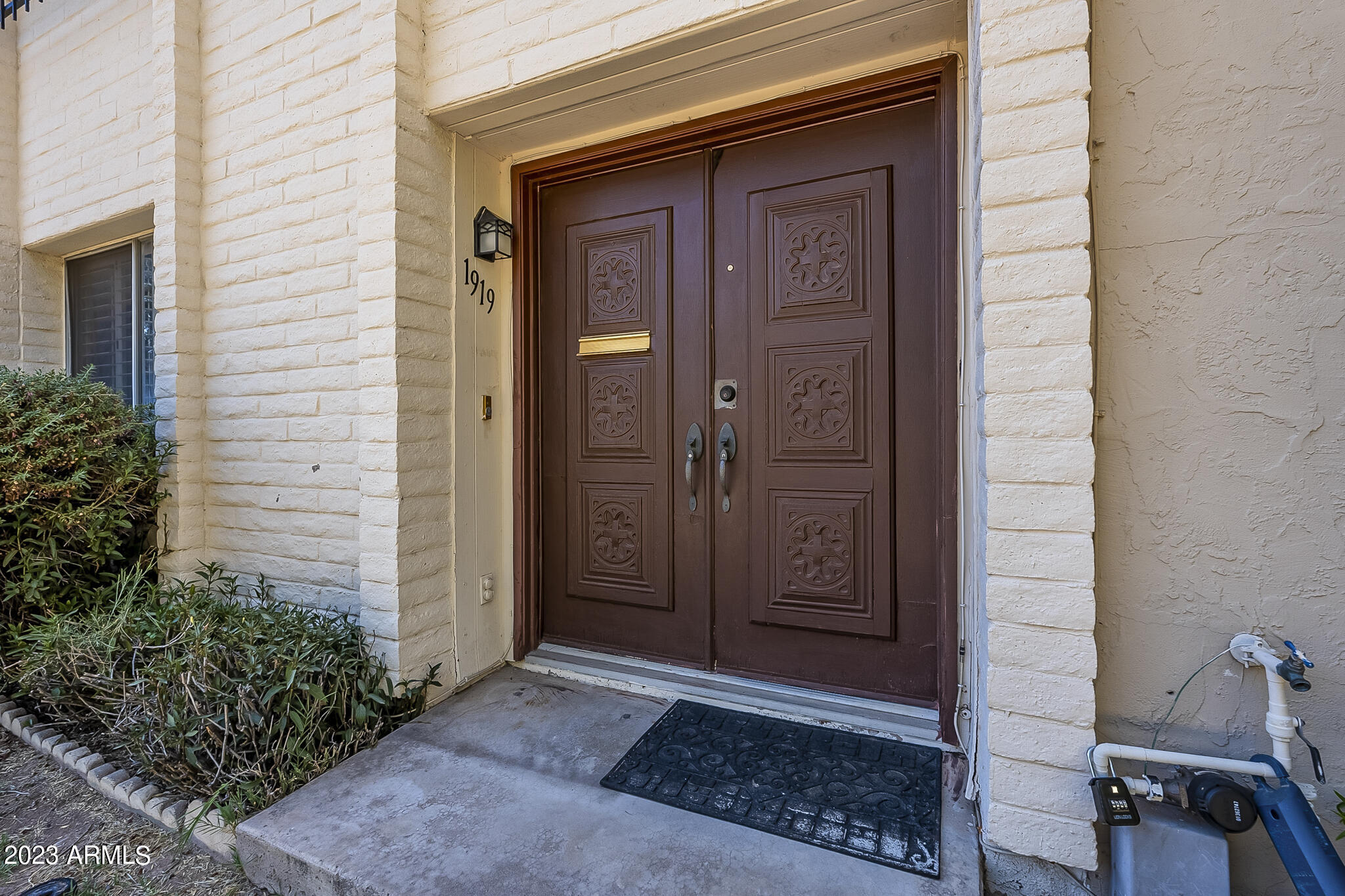 1919 W HAZELWOOD Parkway