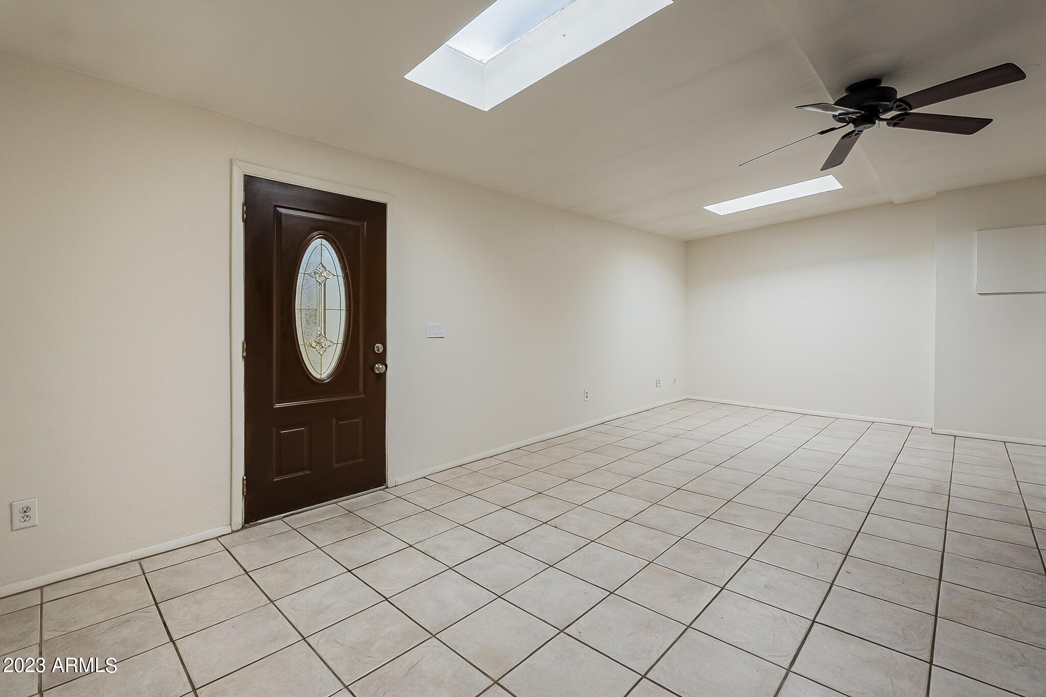 1919 W HAZELWOOD Parkway