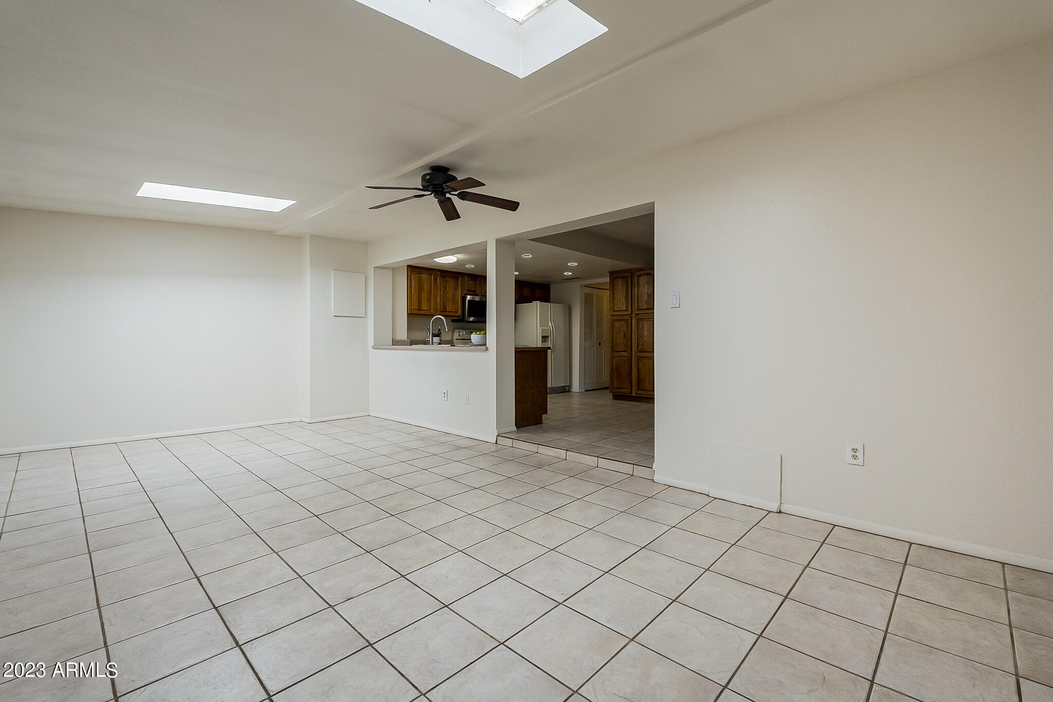 1919 W HAZELWOOD Parkway
