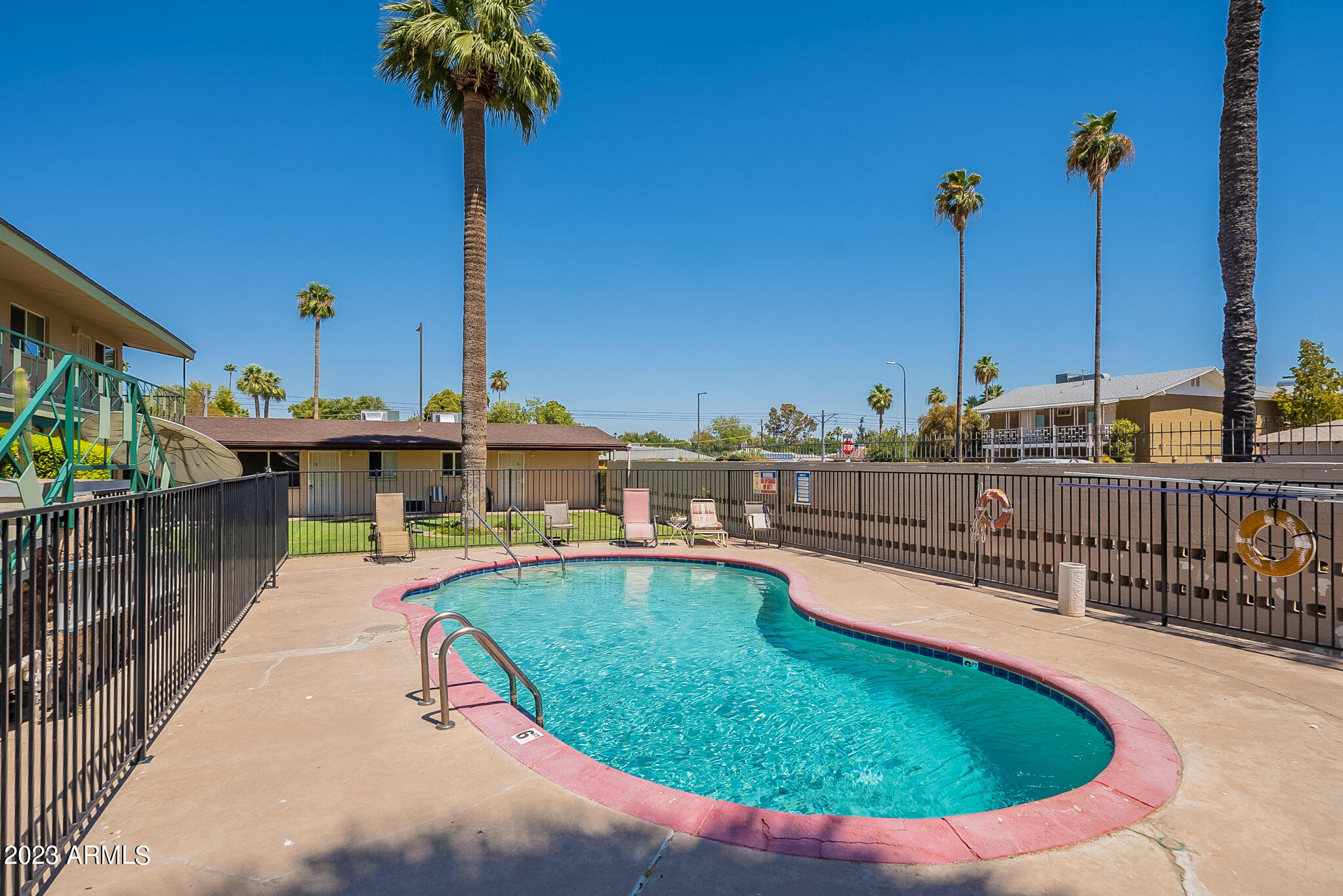 1908 W BERRIDGE Lane # 9