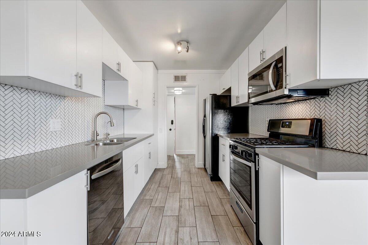 6767 N 7TH Street # 215
