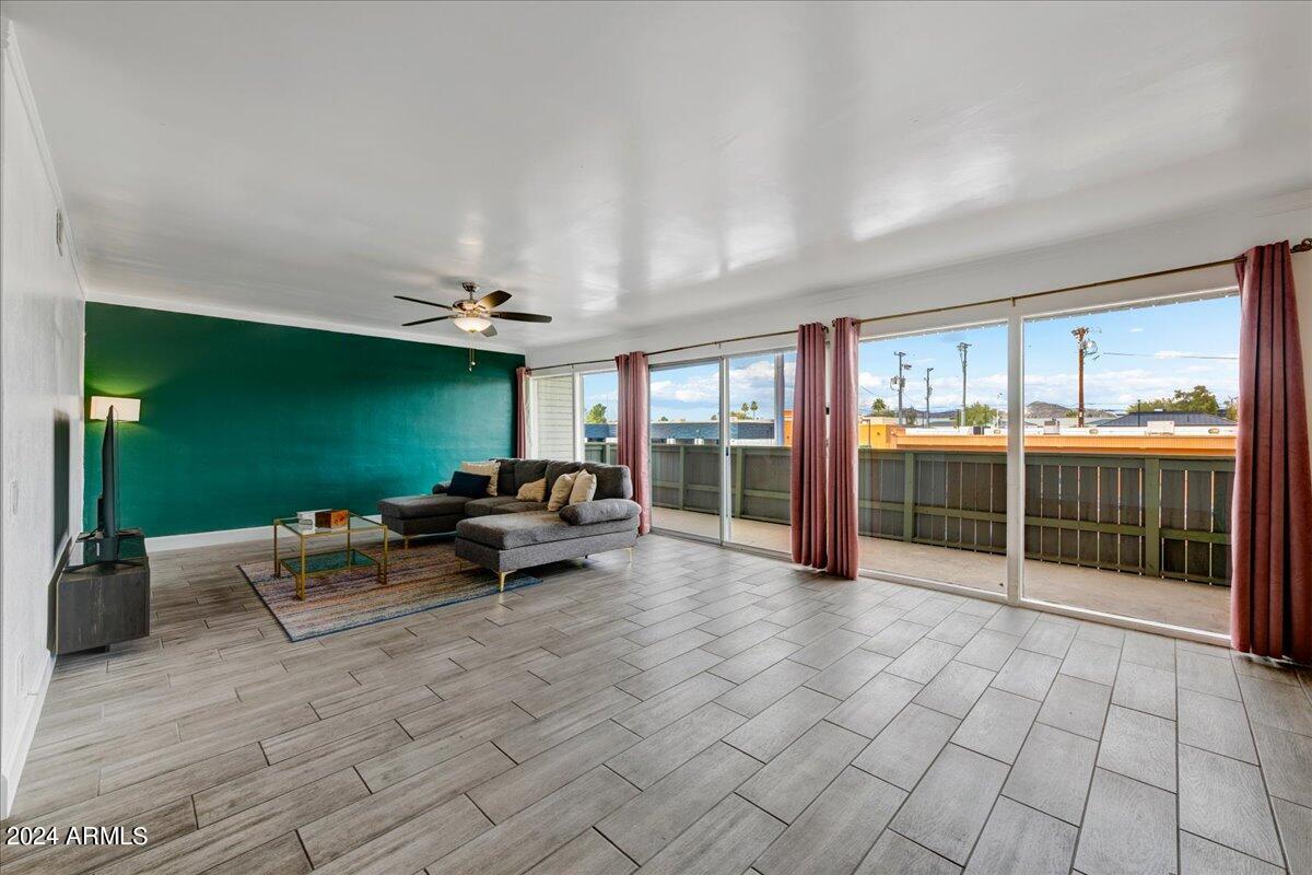 6767 N 7TH Street # 215