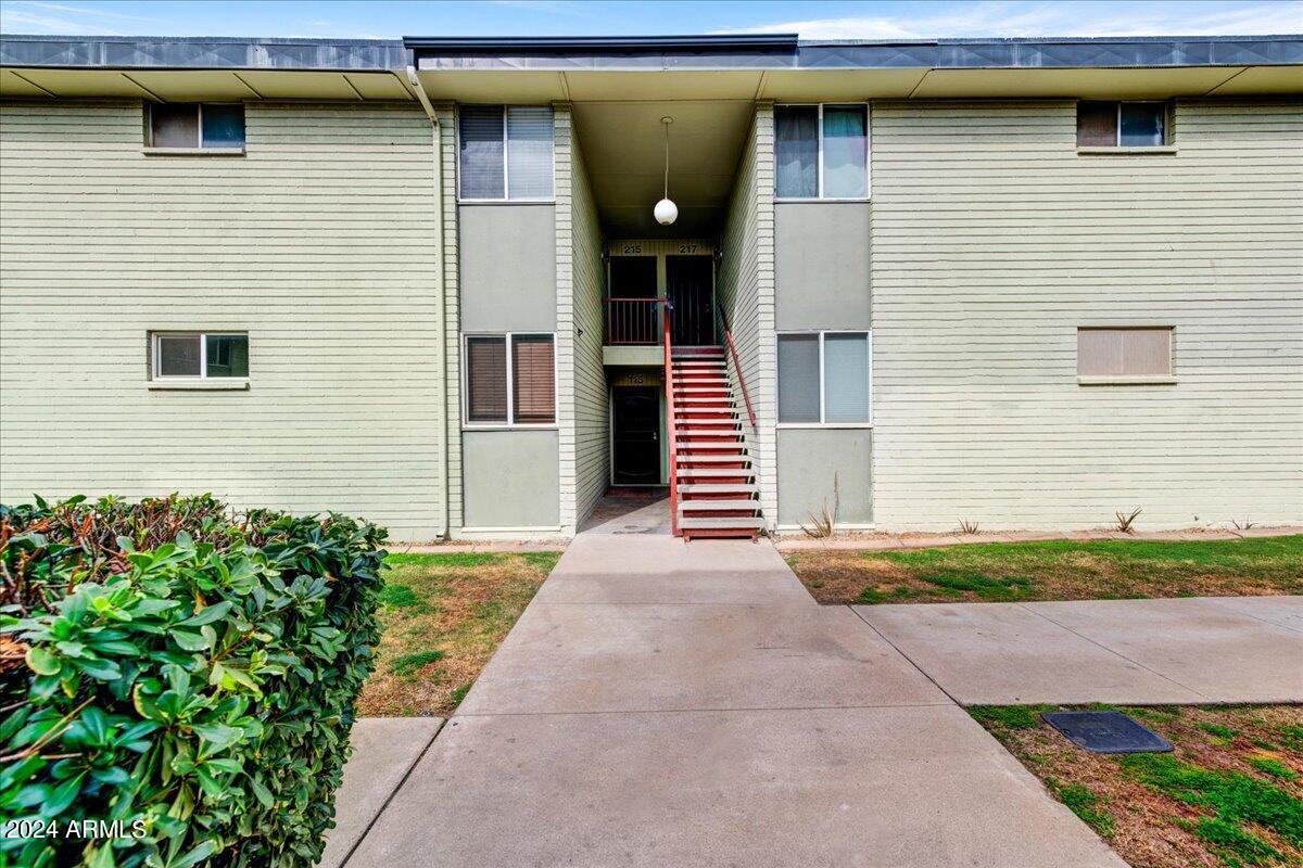 6767 N 7TH Street # 215